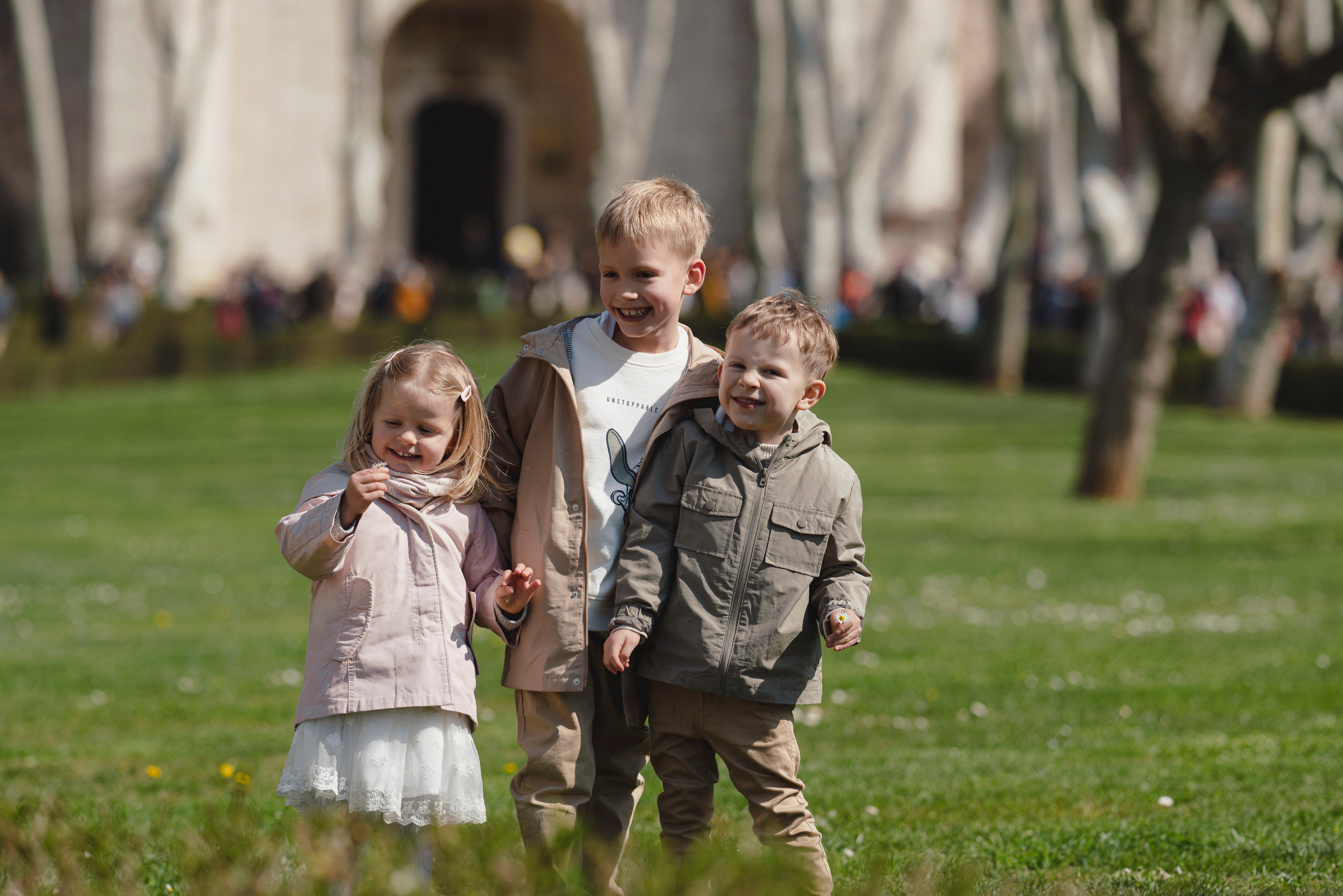 Family walk in the center of Istanbul. Aesthetic & Lifestyle photographer in Da Nang, Vietnam