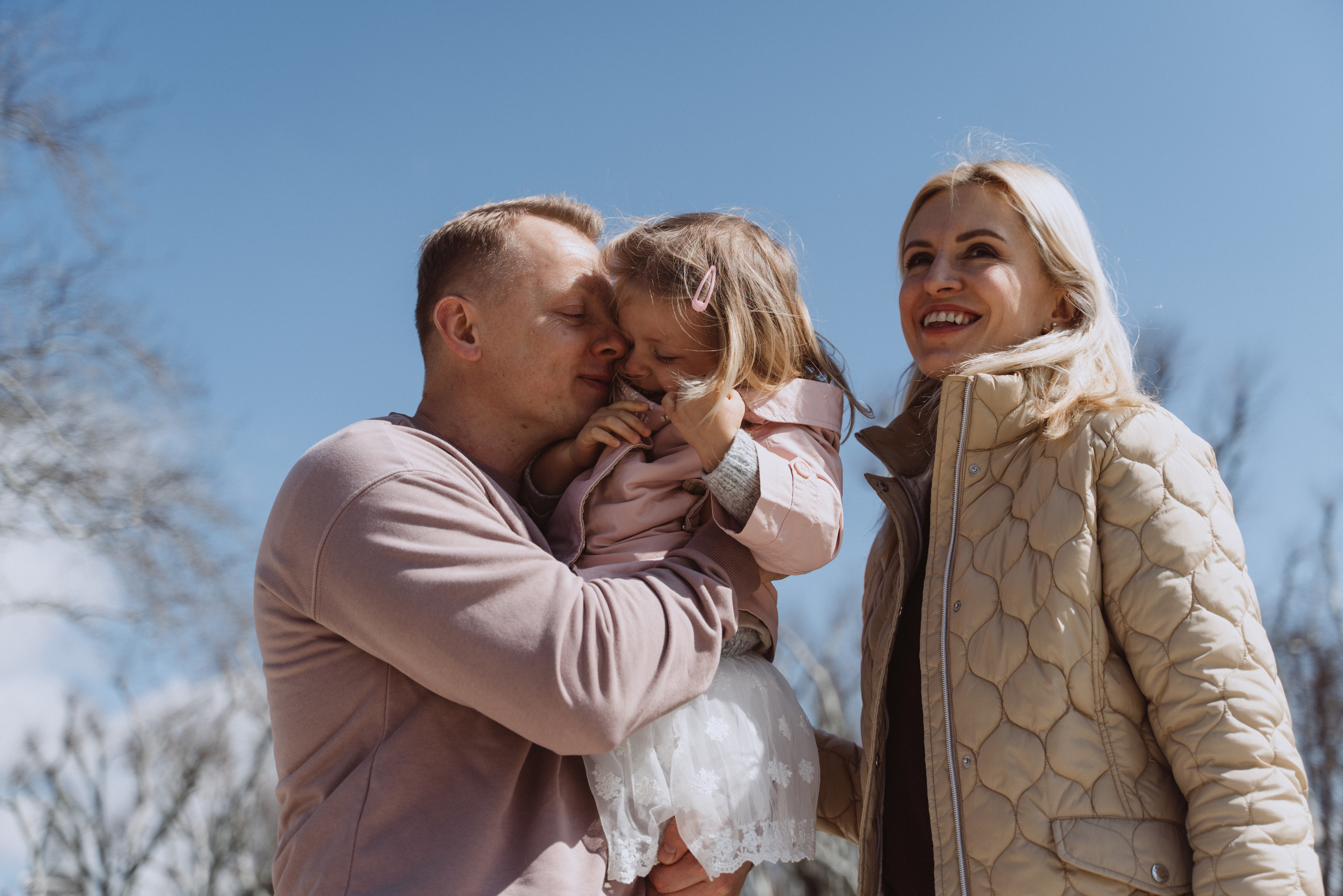Family walk in the center of Istanbul. Aesthetic & Lifestyle photographer in Da Nang, Vietnam