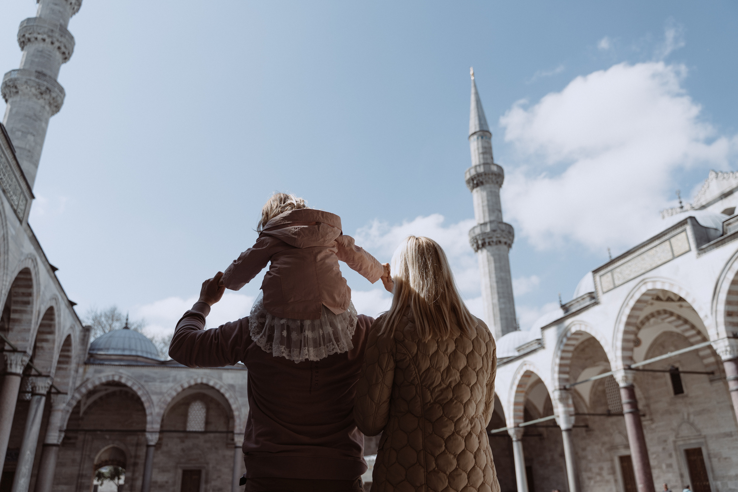Family walk in the center of Istanbul. Aesthetic & Lifestyle photographer in Da Nang, Vietnam