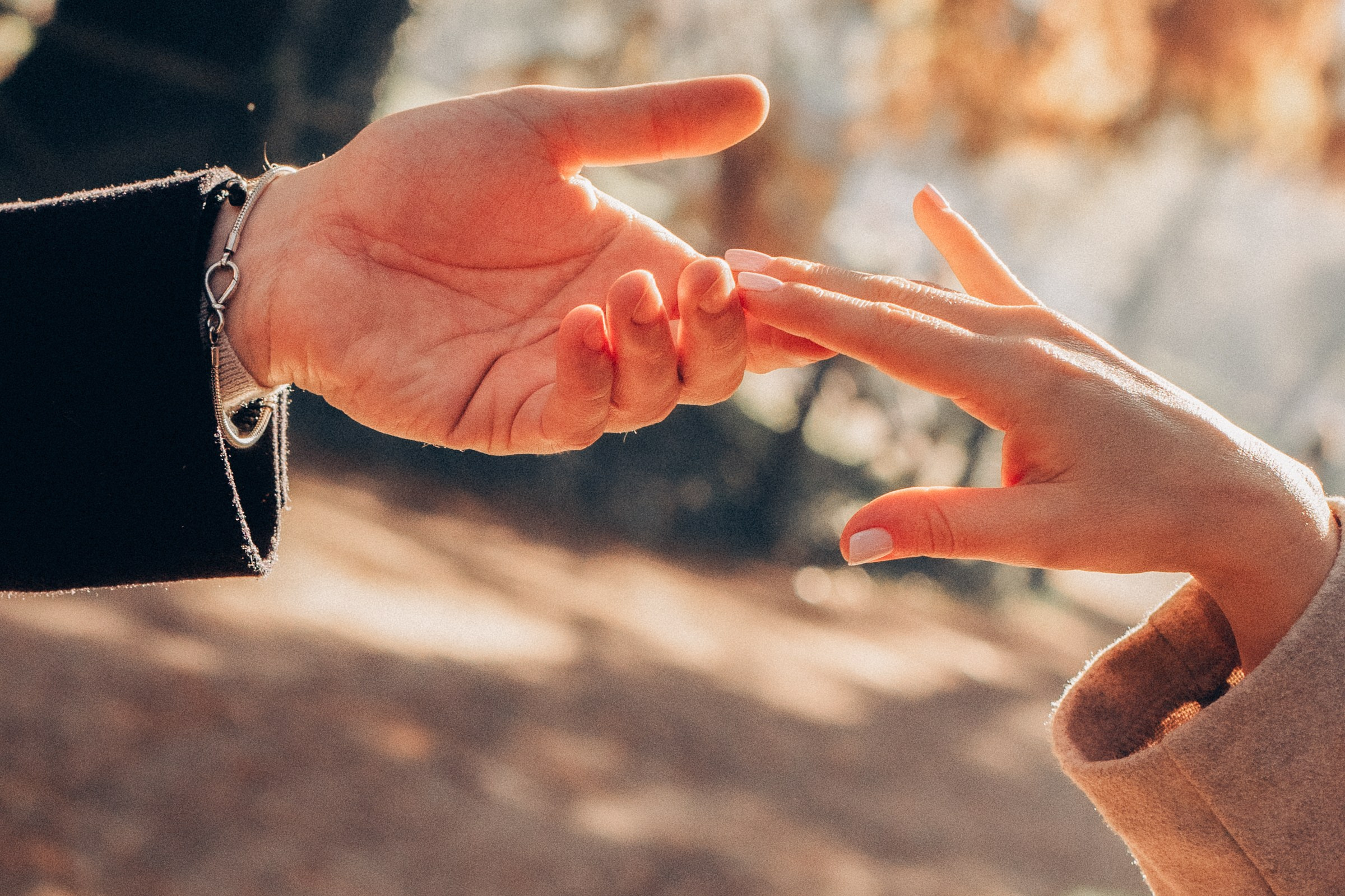 Golden autumn in Milan. Lovestory shoot. Anastasiia Buchinskaia Photographer in Milan