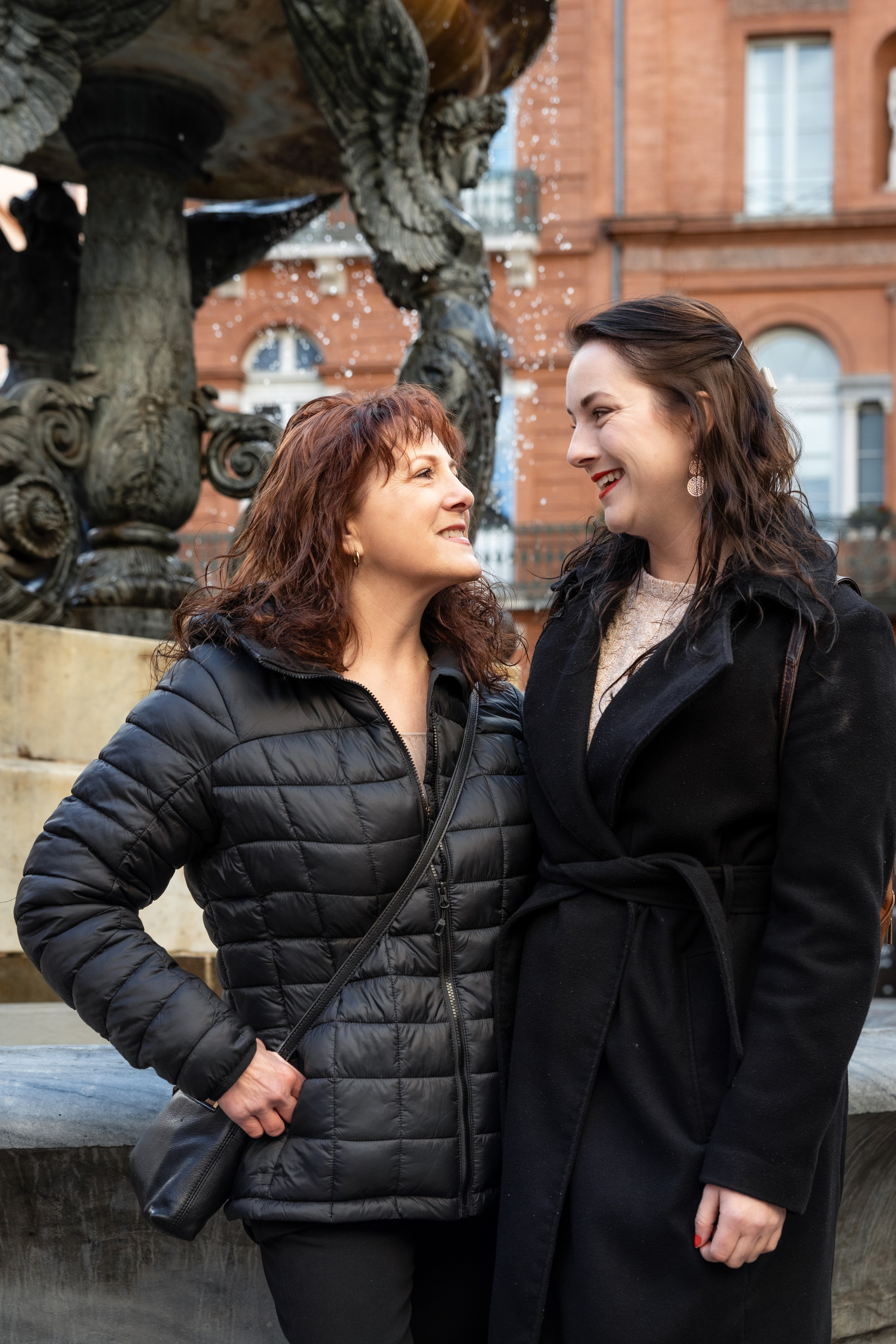 Family photoshoot in Toulouse city center for Cara’s Family/EN. Eugénie Smirnova — your photographer in Toulouse and southwest France