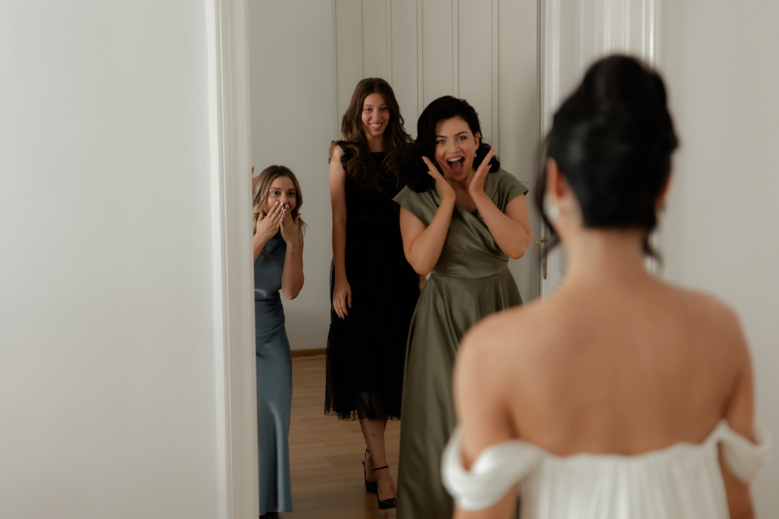 Elegant Castle Wedding in Austria | Alwin & Ruth’s Fairytale Celebration. Wedding photographer and videographer based in Timisoara, Romania