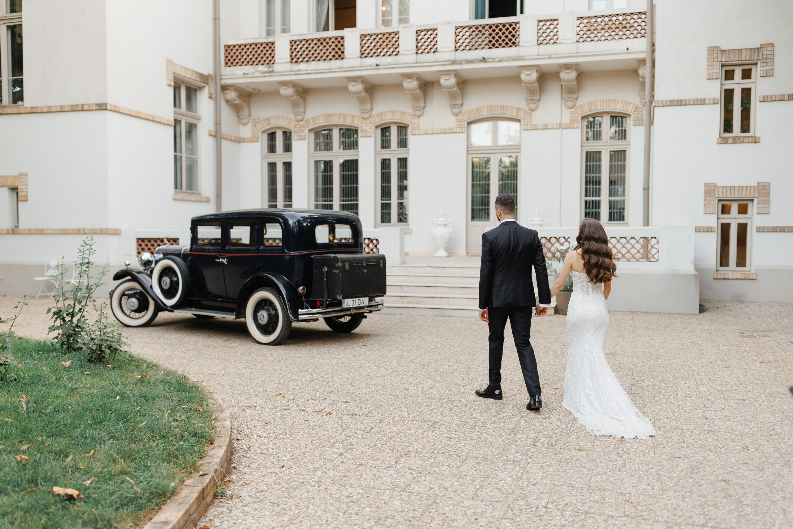 Wedding Photographer in Bucharest — Manu Ivanciu