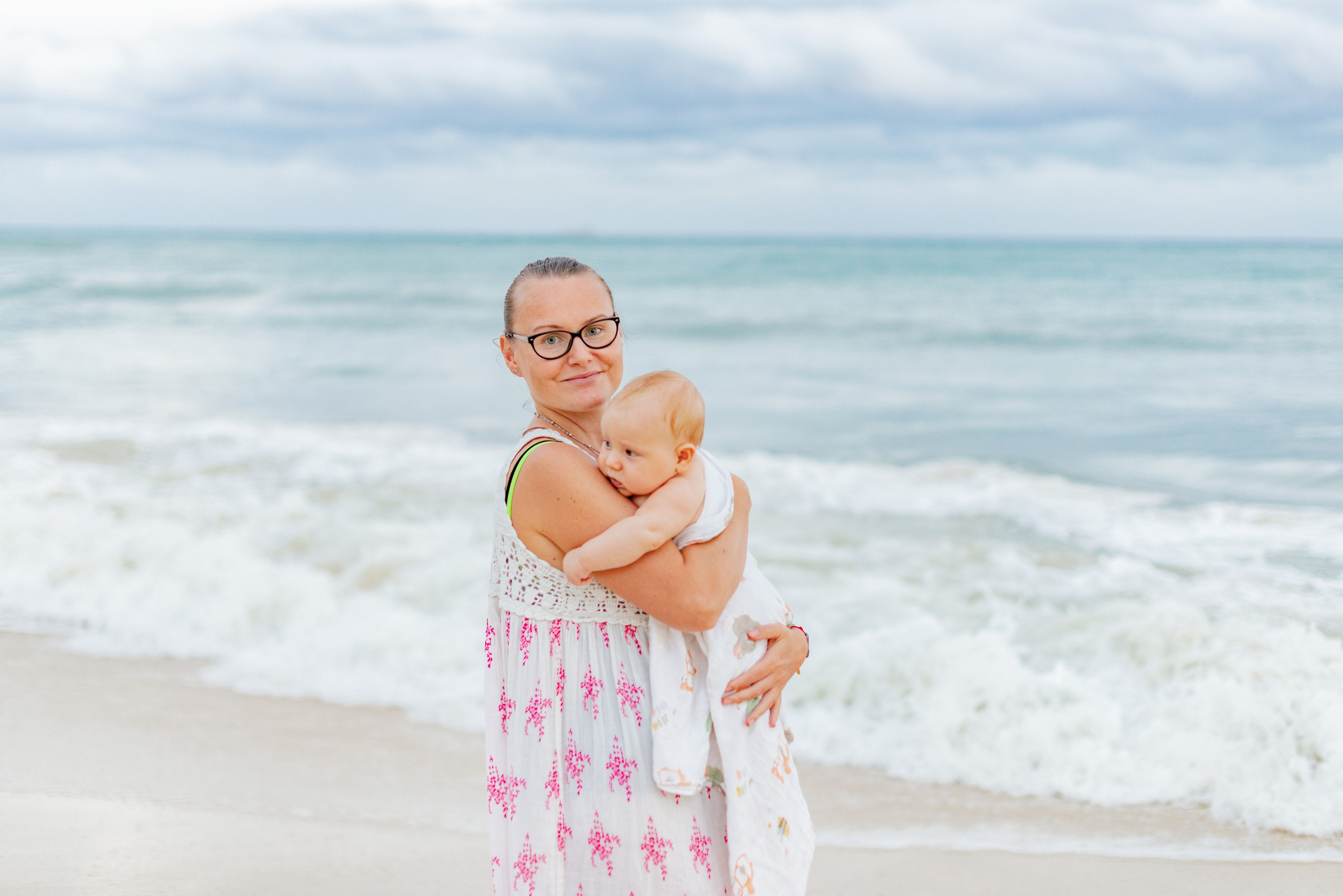 A family walk on the beach. FOTÓGRAFO MÉXICO QUINTANA ROO