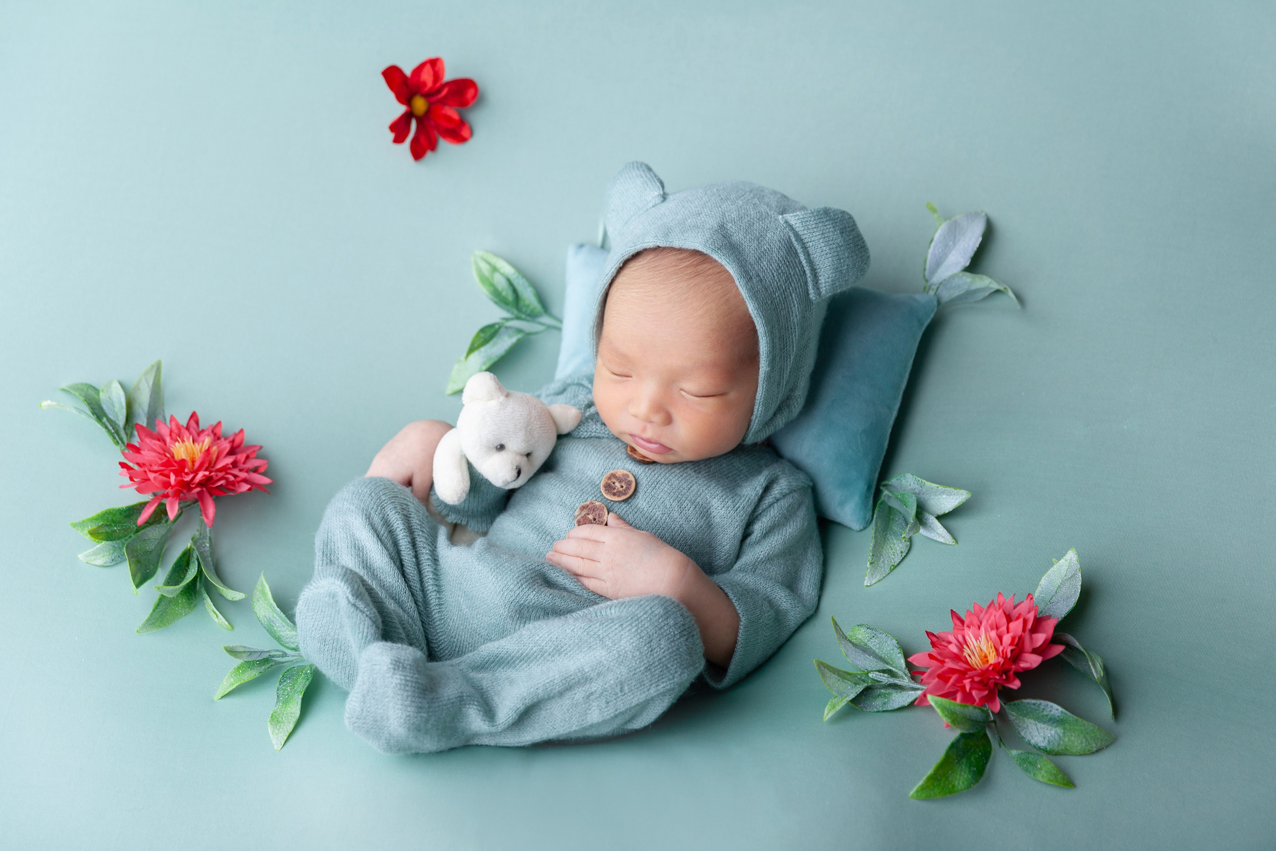 Newborn posing session. Marina Pravda Photography San Francisco Bay Area