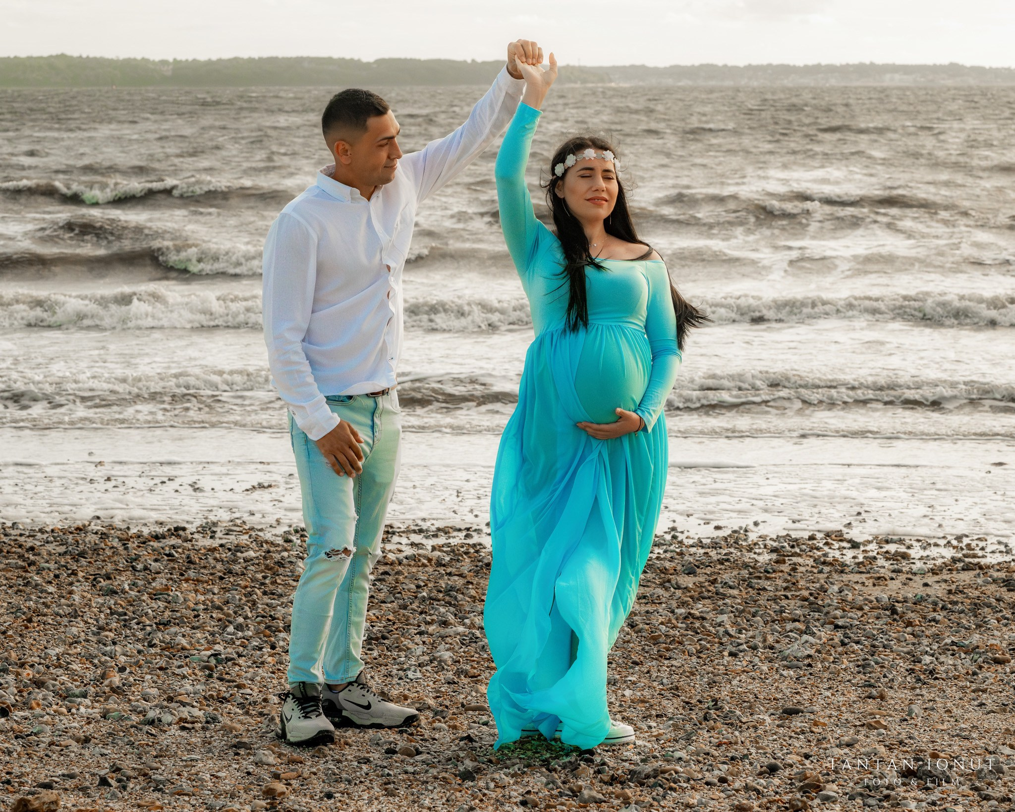 Sedinta foto maternitate — emotie si feminitate inainte de nastere. TANTAN IONUT FOTO & FILM