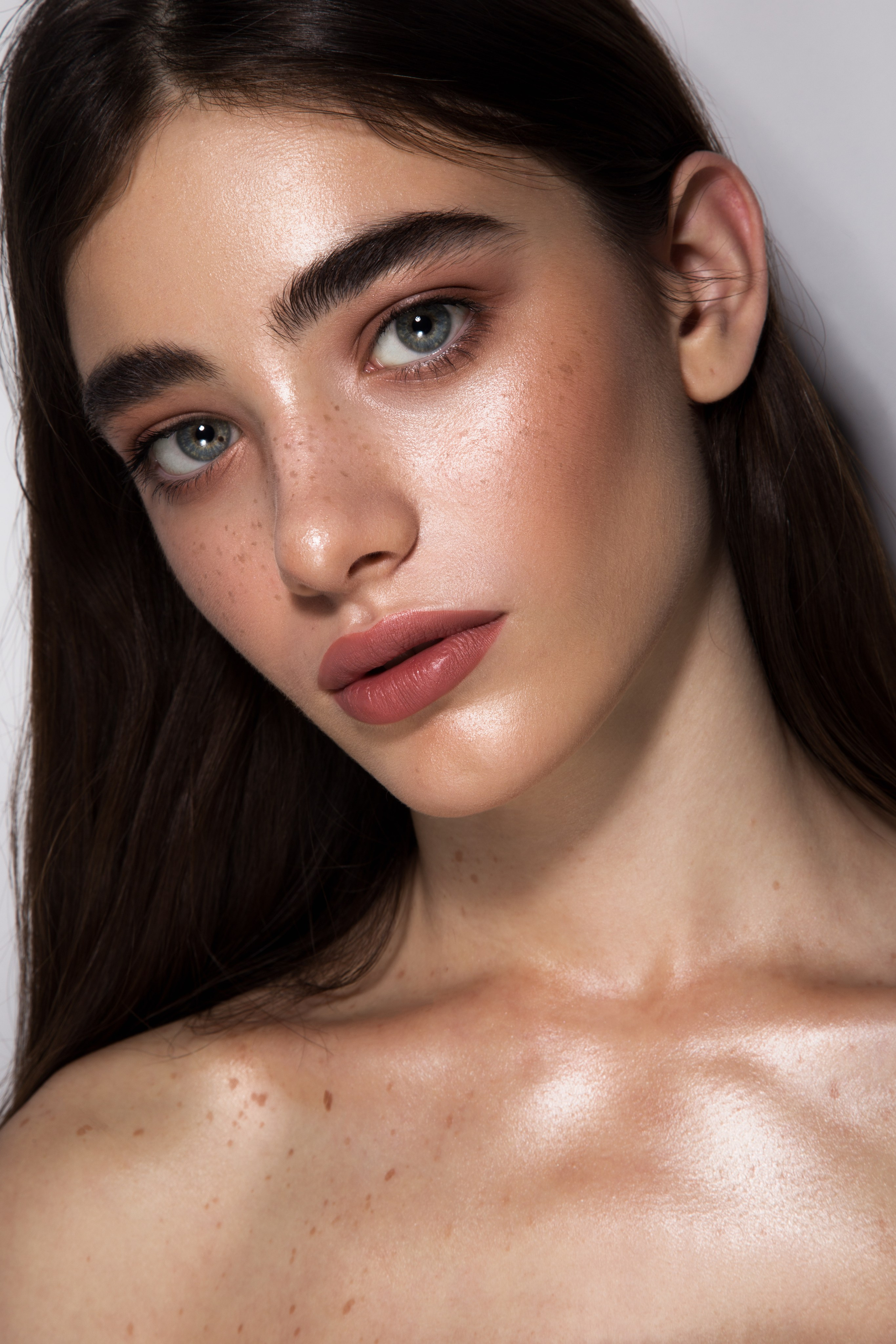 Makeup for photoshoot, engagement photos makeup, professional photosession hairstyling. Makeup artist and Hair stylist in London