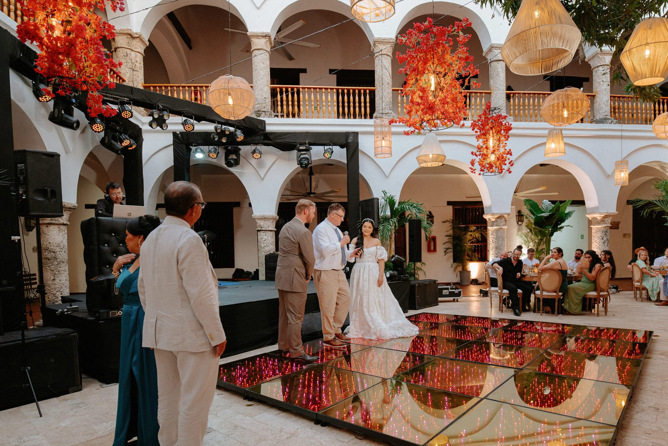 Cindy + Garrett | Destination Wedding Photos in Cartagena 2025 – César Vanegas Photography. César Vanegas Photography | Wedding & Travel Photographer | Cartagena, Colombia