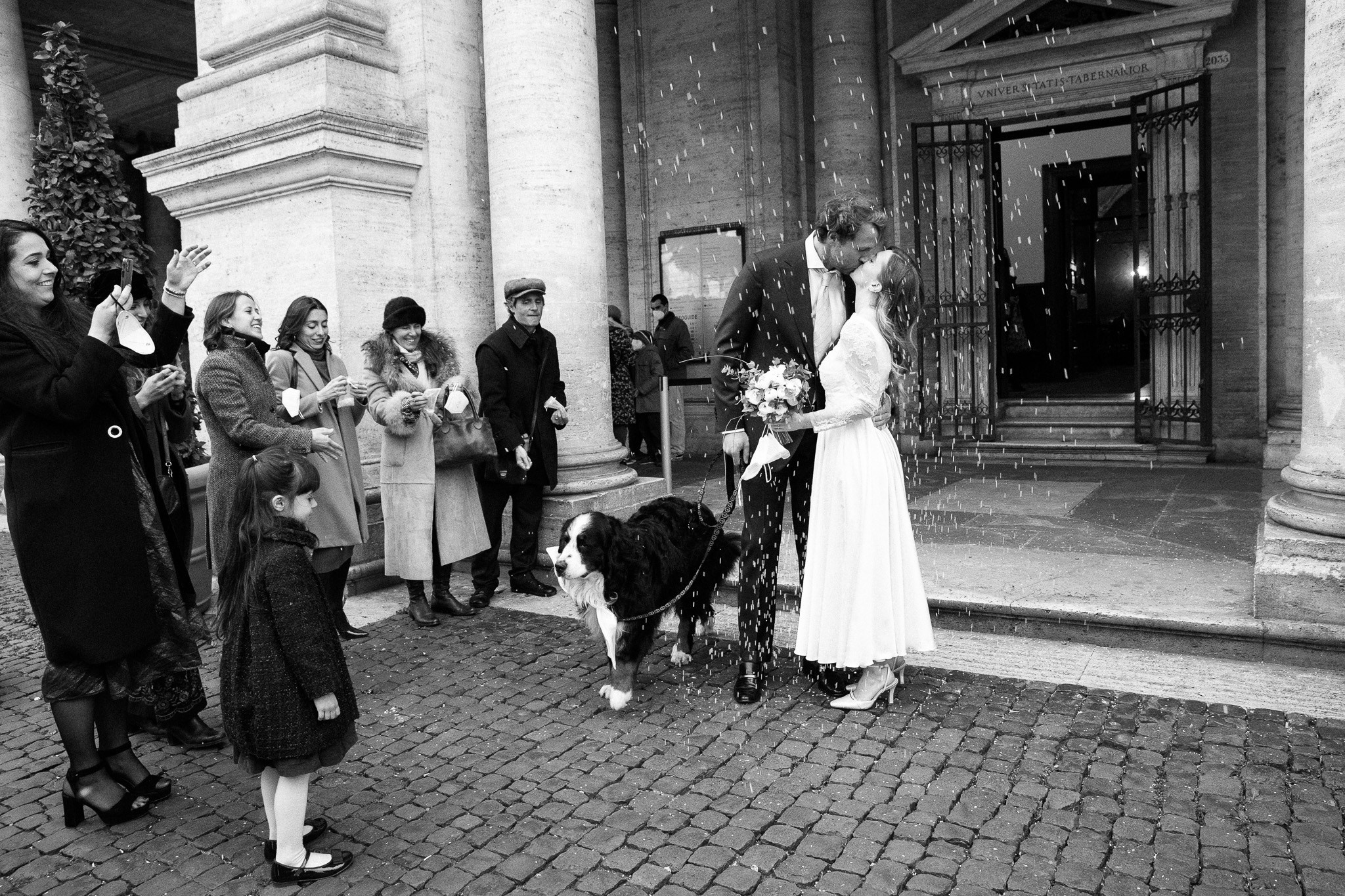 Helena & Douglas: An Intimate Wedding at Rome’s Campidoglio. Elizaveta Razumova | Fotografa Cinematica per Love Story, Matrimoni e Ritratti