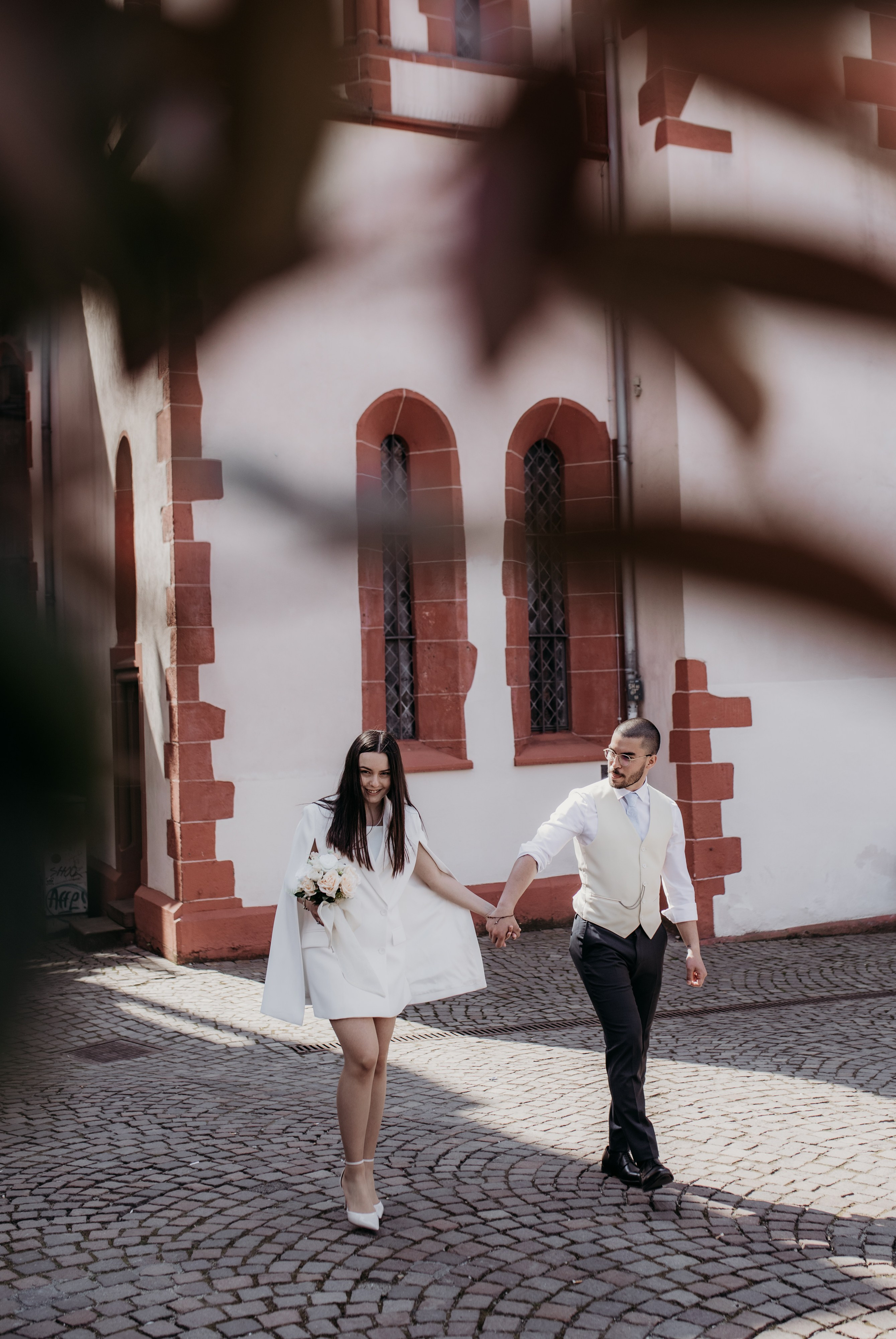 Natürliche und emotionale standesamtliche Trauung in Frankfurt am Main.