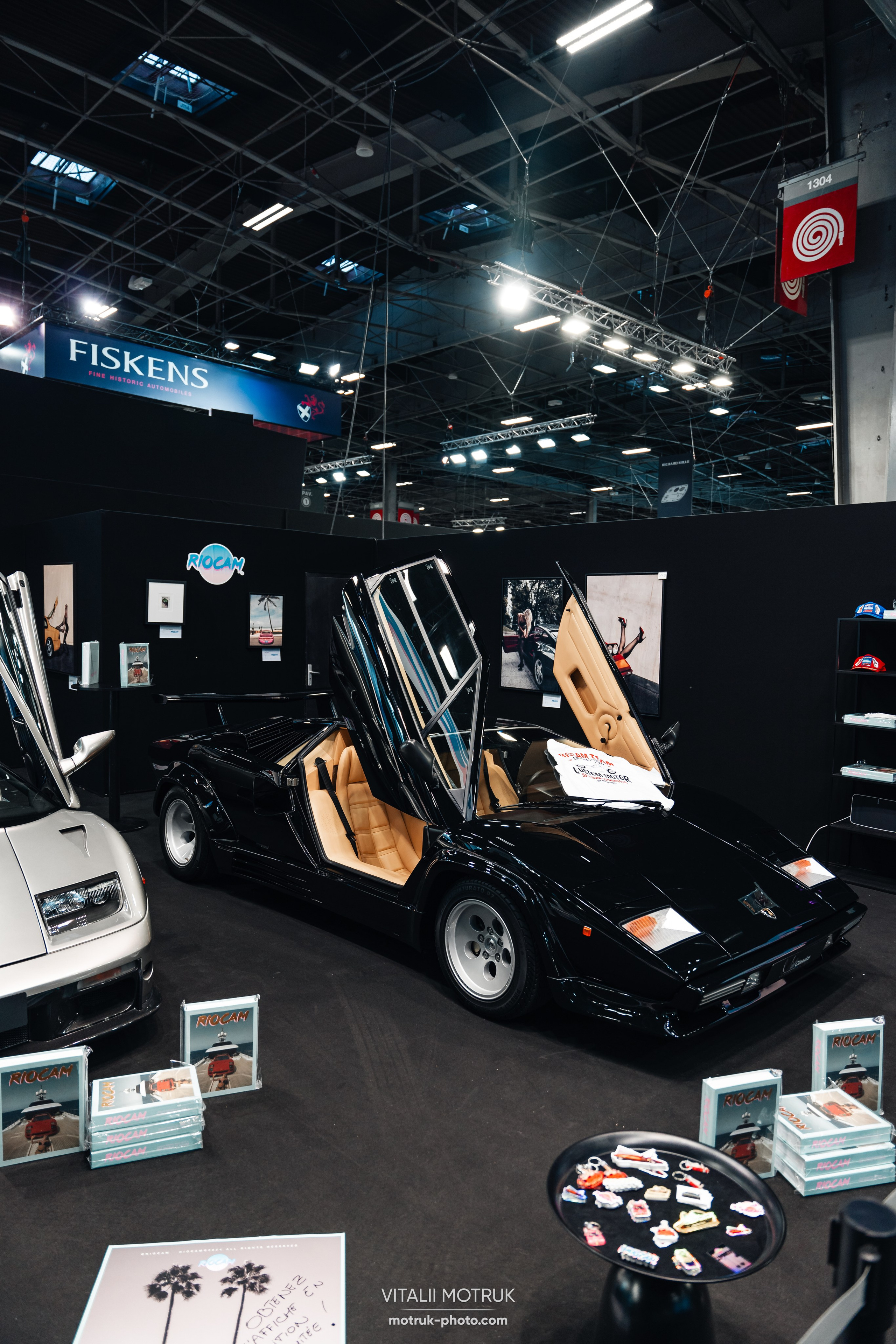 Retromobile-2024. Photographe de voitures à Paris — Vitalii Motruk