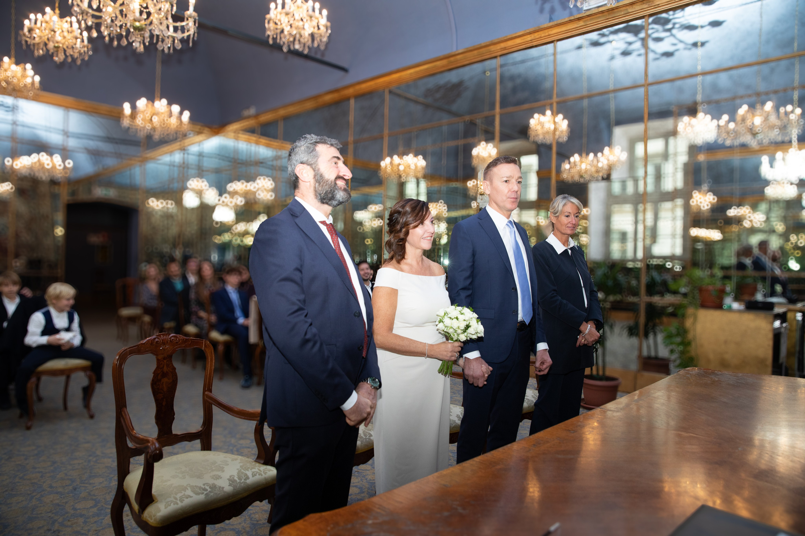 Fotografa di matrimonio a Milano Palazzo Reale. Racconto matrimoni con uno stile naturale, elegante e senza pose forzate