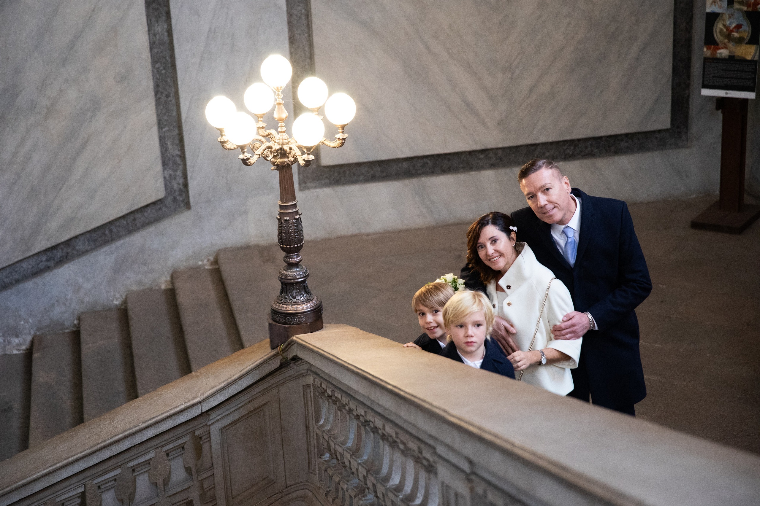 Fotografa di matrimonio a Milano Palazzo Reale. Racconto matrimoni con uno stile naturale, elegante e senza pose forzate