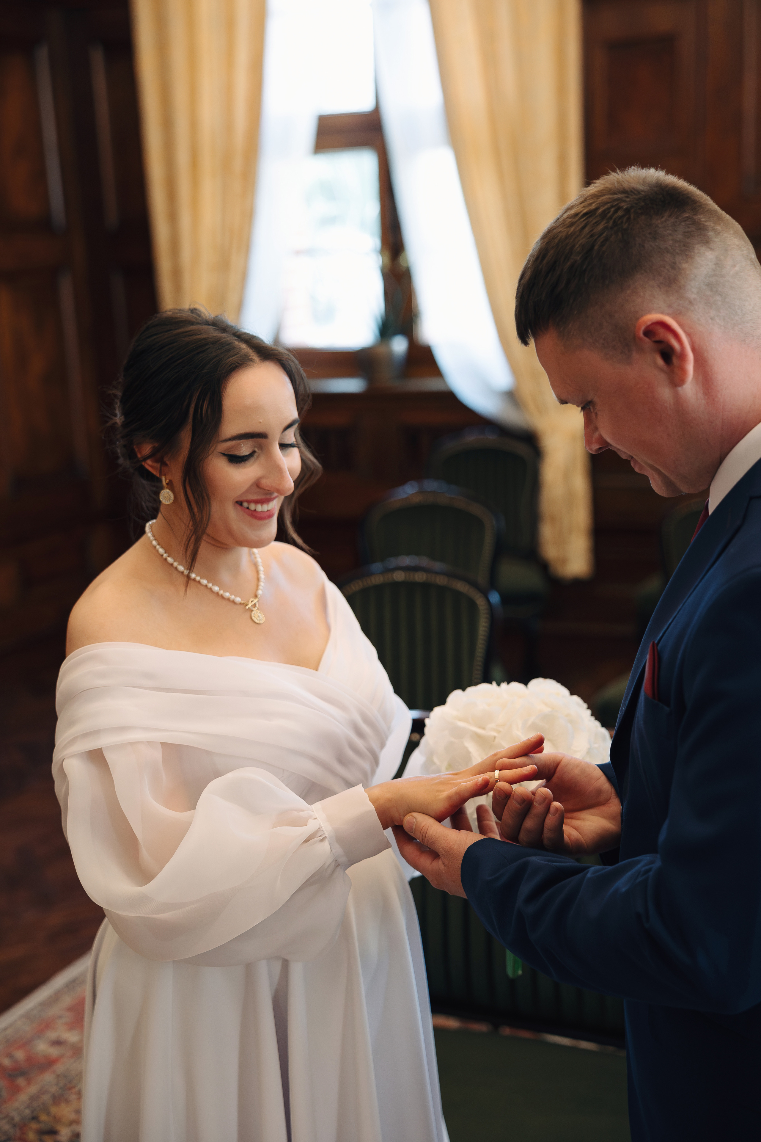 Fotograf Szczecin SESJA FOTOGRAFICZNA Z PRZYGOTOWAŃ DO ŚLUBU CEREMONIA WESELE Sesje narzeczeńskie Wasz fotograf ślubny Fotografia ślubna