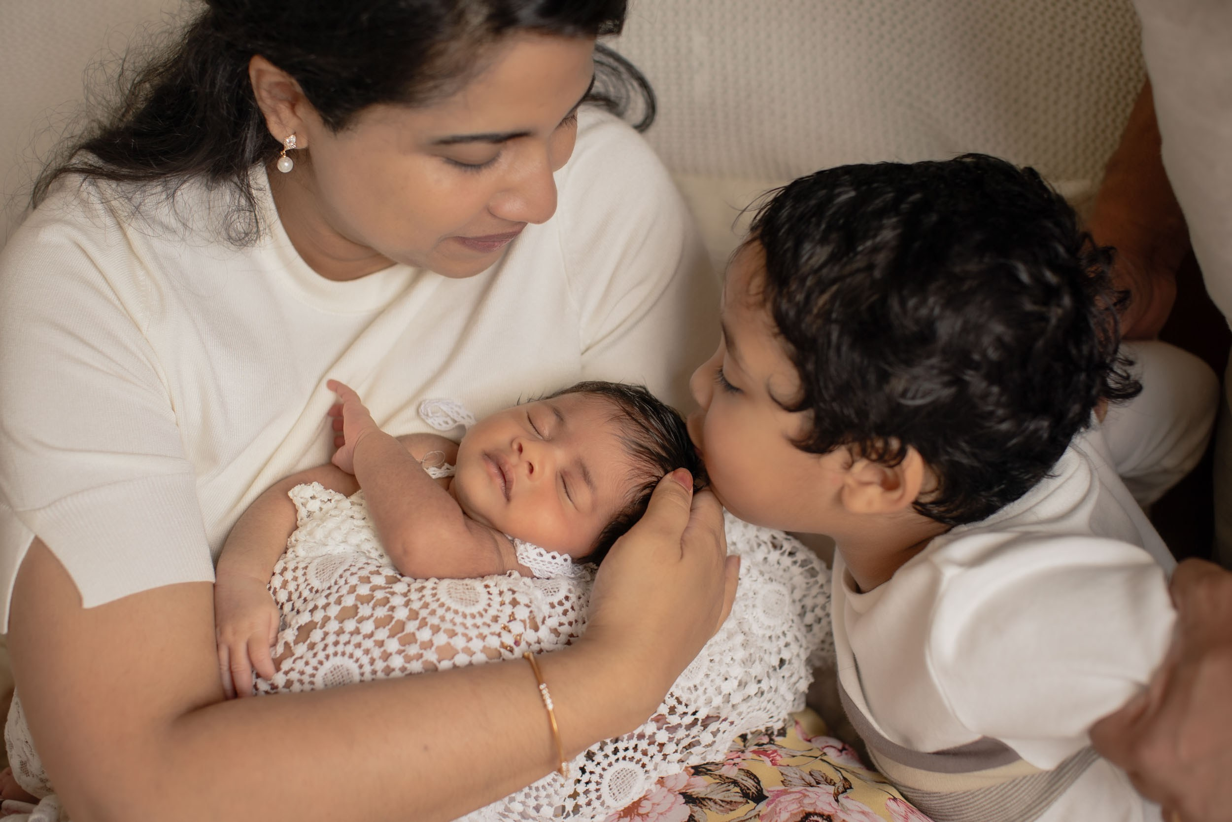 Why Choose a Lifestyle Newborn Photoshoot. Family and Maternity Photography in Sydney, Hills District