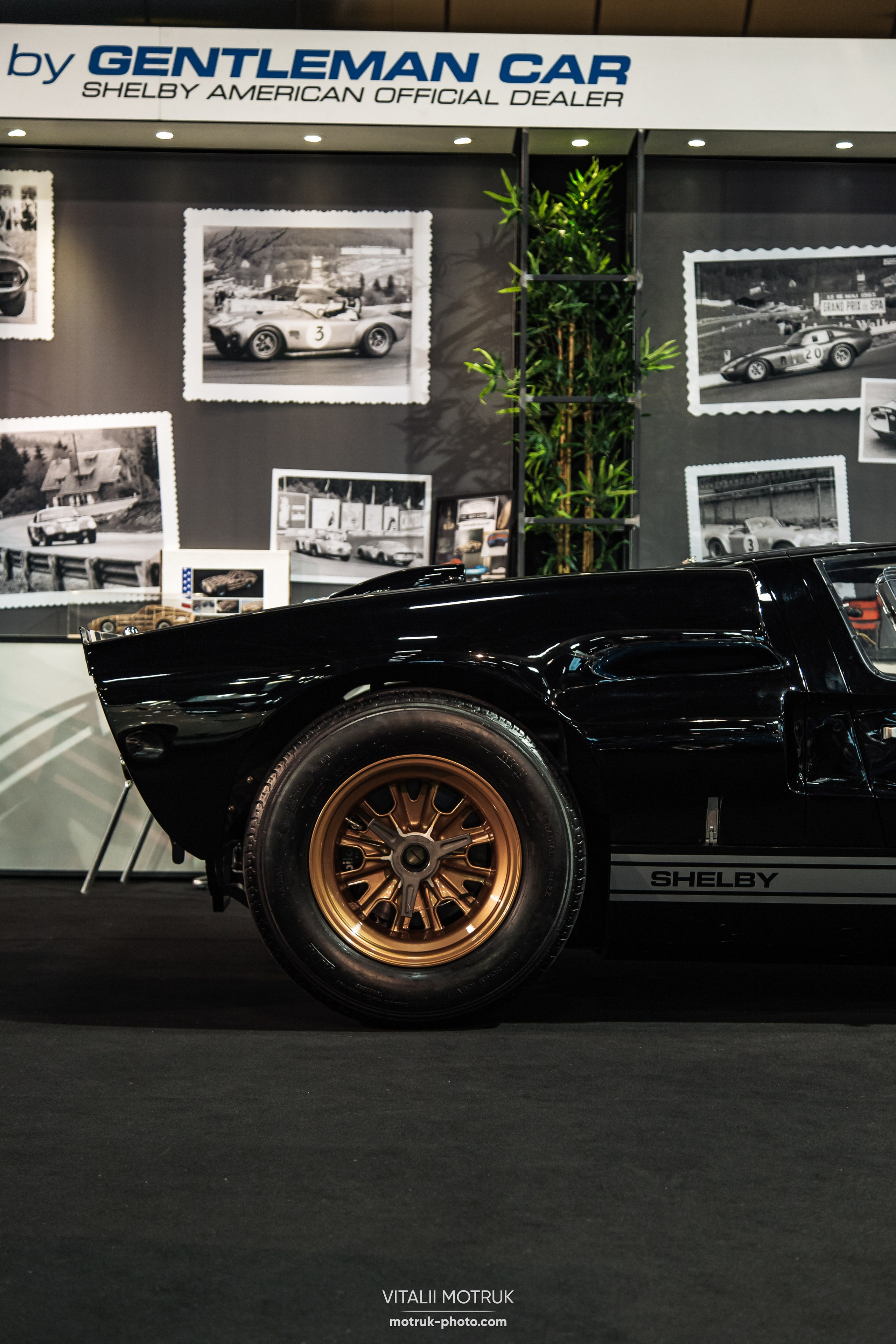Retromobile 2023. Photographe de voitures à Paris — Vitalii Motruk