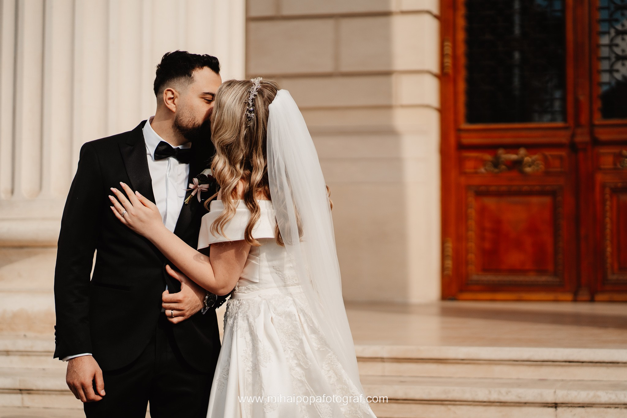 Ghidul Tau Complet pentru Alegerea Fotografului Potrivit | Mihai Popa Fotograf. Fotograf Nuntă & Botez București - Mihai Popa | Dincolo de oameni, imortalizez emoții!
