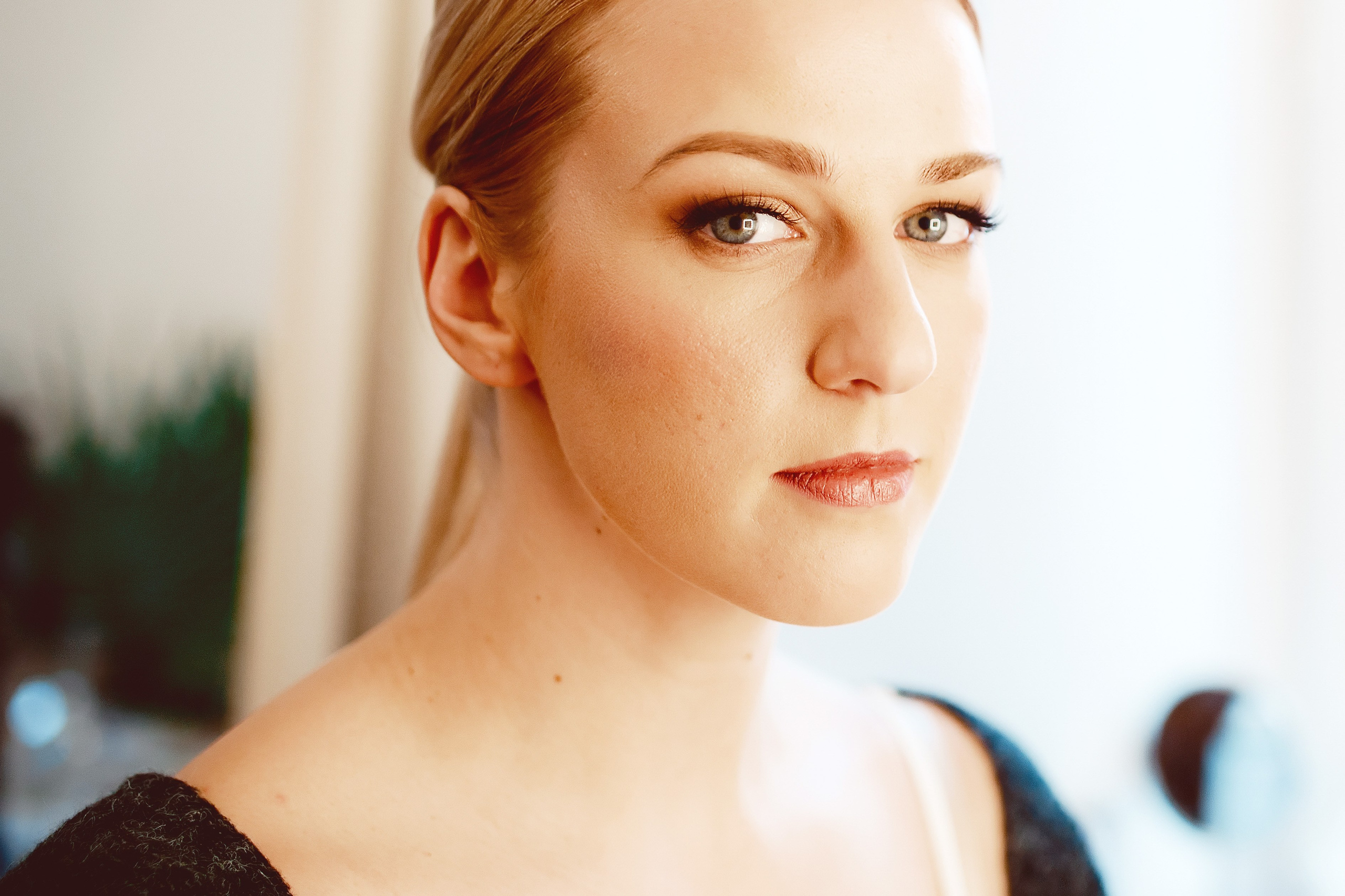 Vestuvių fotosesija, pasiruošimas, Vestuvių pasiruošimo fotografavimas. Vestuvių fotografas Vilnius Trakai kaina vestuvių fotografavimas fotografė personal.lt photogrpahy kainos jaunoji jaunikis nuotaka santuoka vestuvės, profesionali natūrali meninė reportažinė klasikinė fotosesija