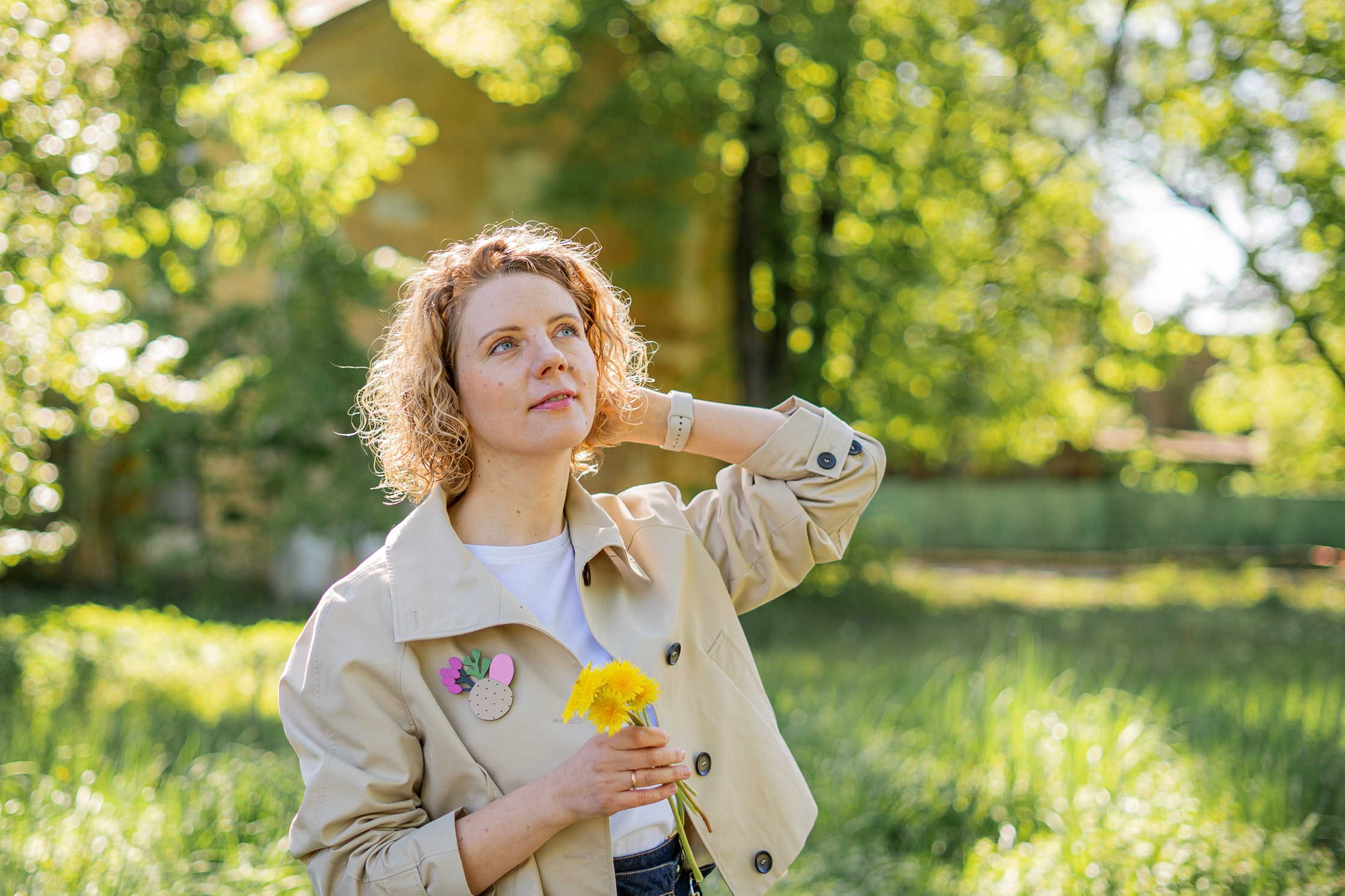 Woman in the sunset on the beautiful street, family photographer Riga