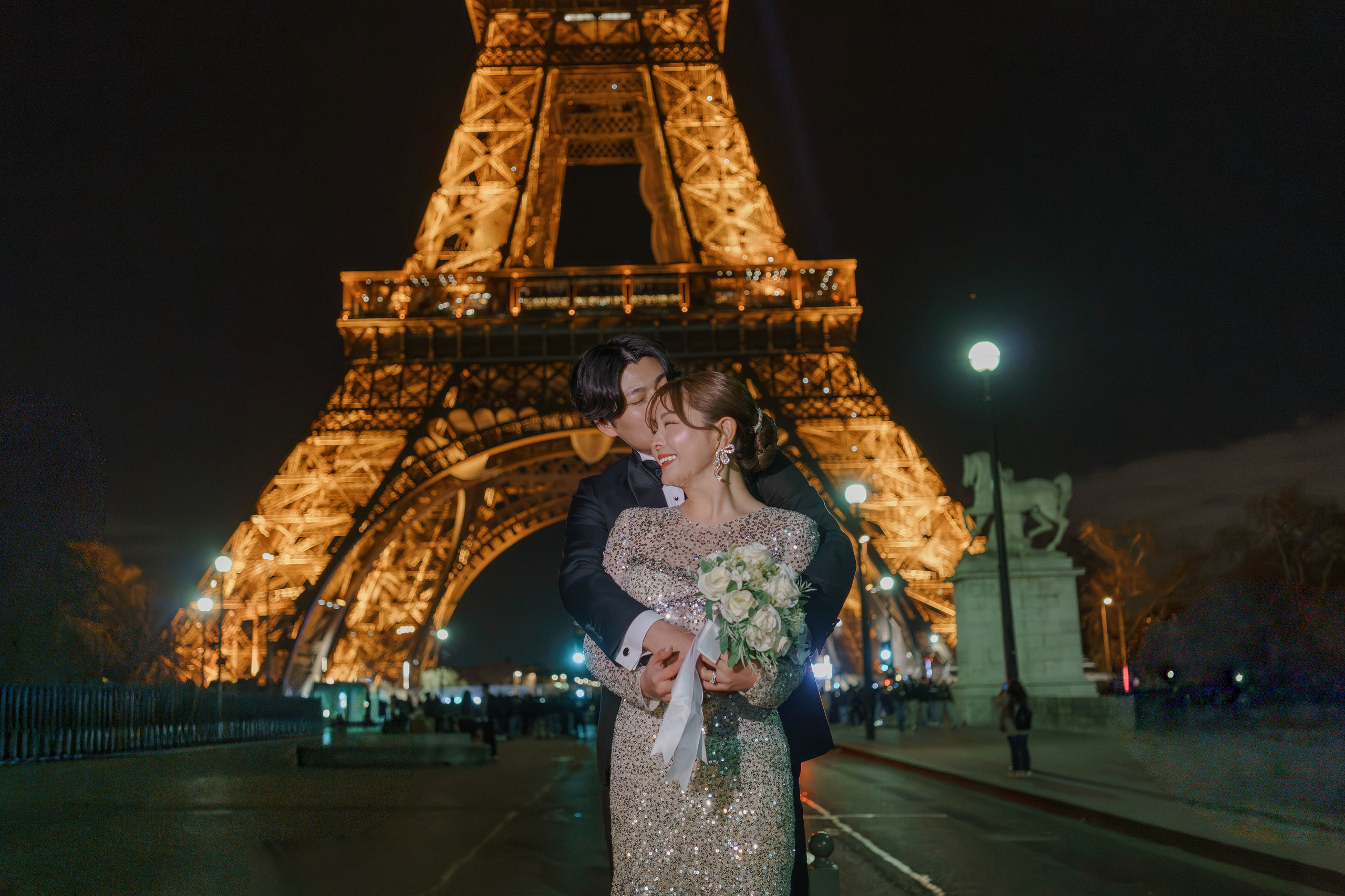 Night Photography in Paris: The Ultimate Luxury Experience for Couples & Proposals. Photographe à Paris