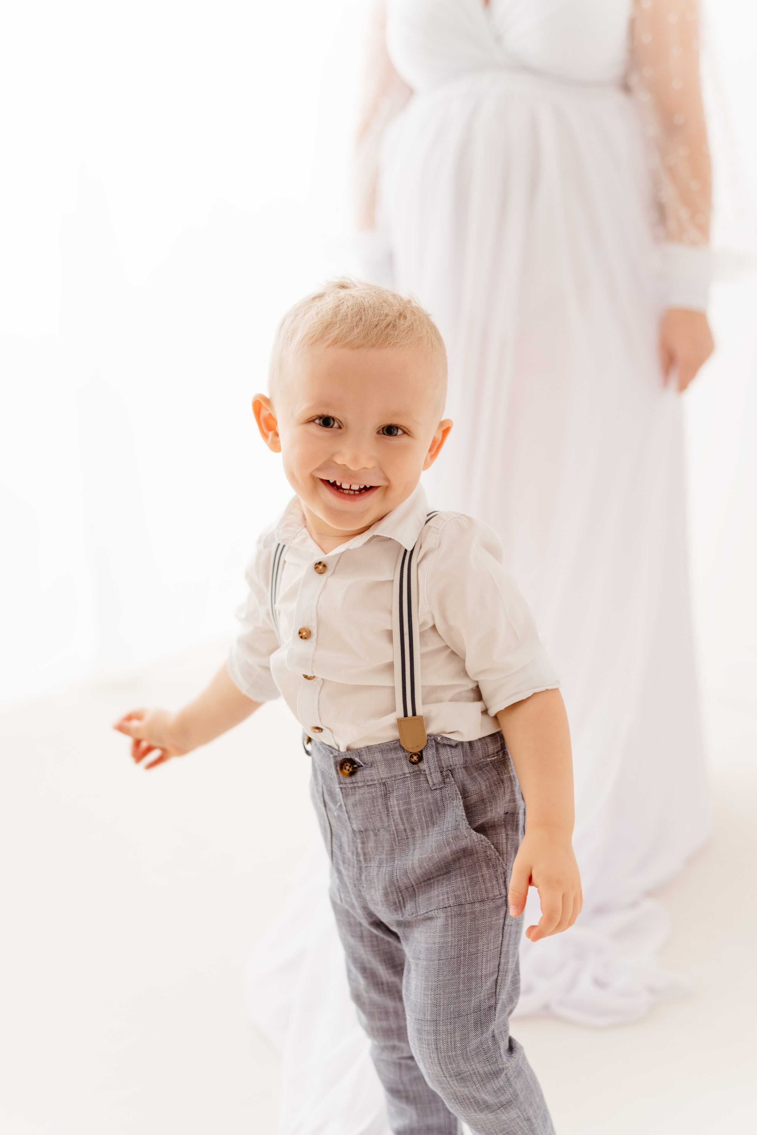 Sesja rodzinno-ciążowa. Fotograf Łódź - sesja ciążowa, noworodkowa, dziecięca. Studio w Łodzi