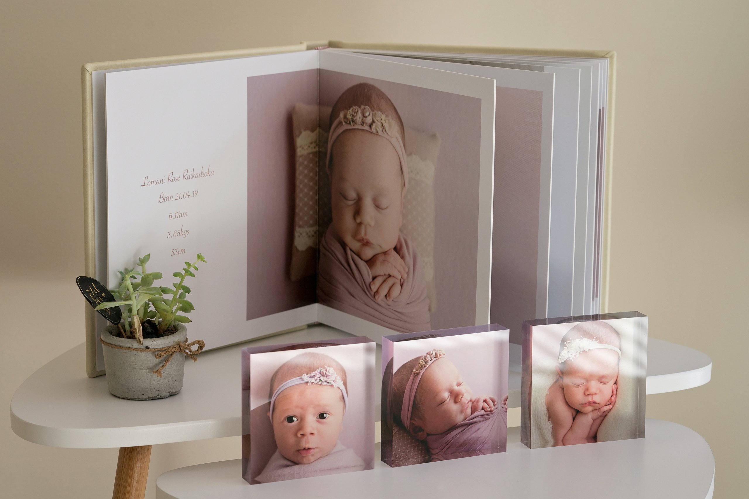 Maternity session session price guide. Newborn and family photographer. Hills District. Sydney