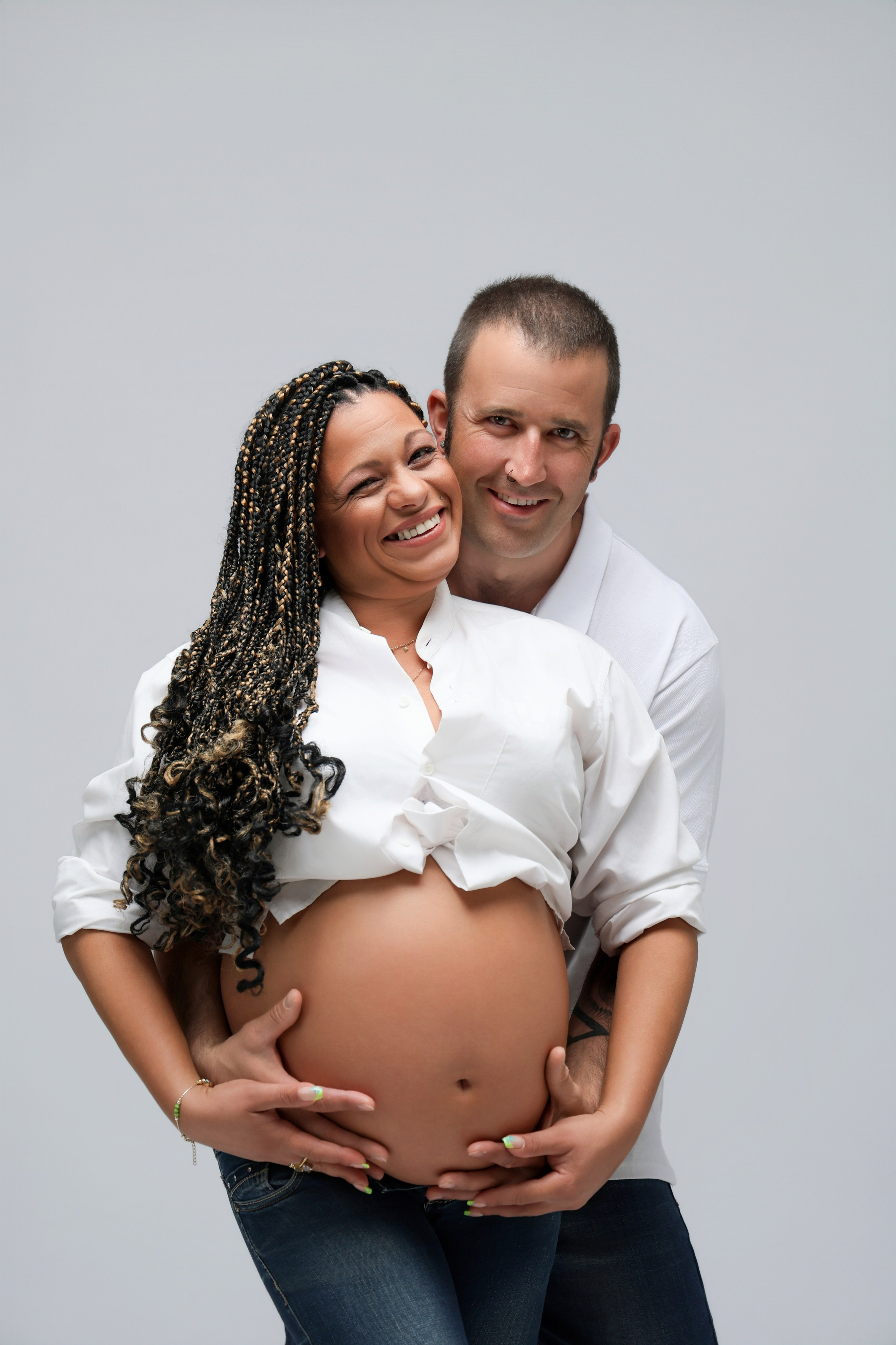 Nueva Sesión Embarazo En Estudio. Fotografía de Eventos, Embarazo y Familiar en Pirineos