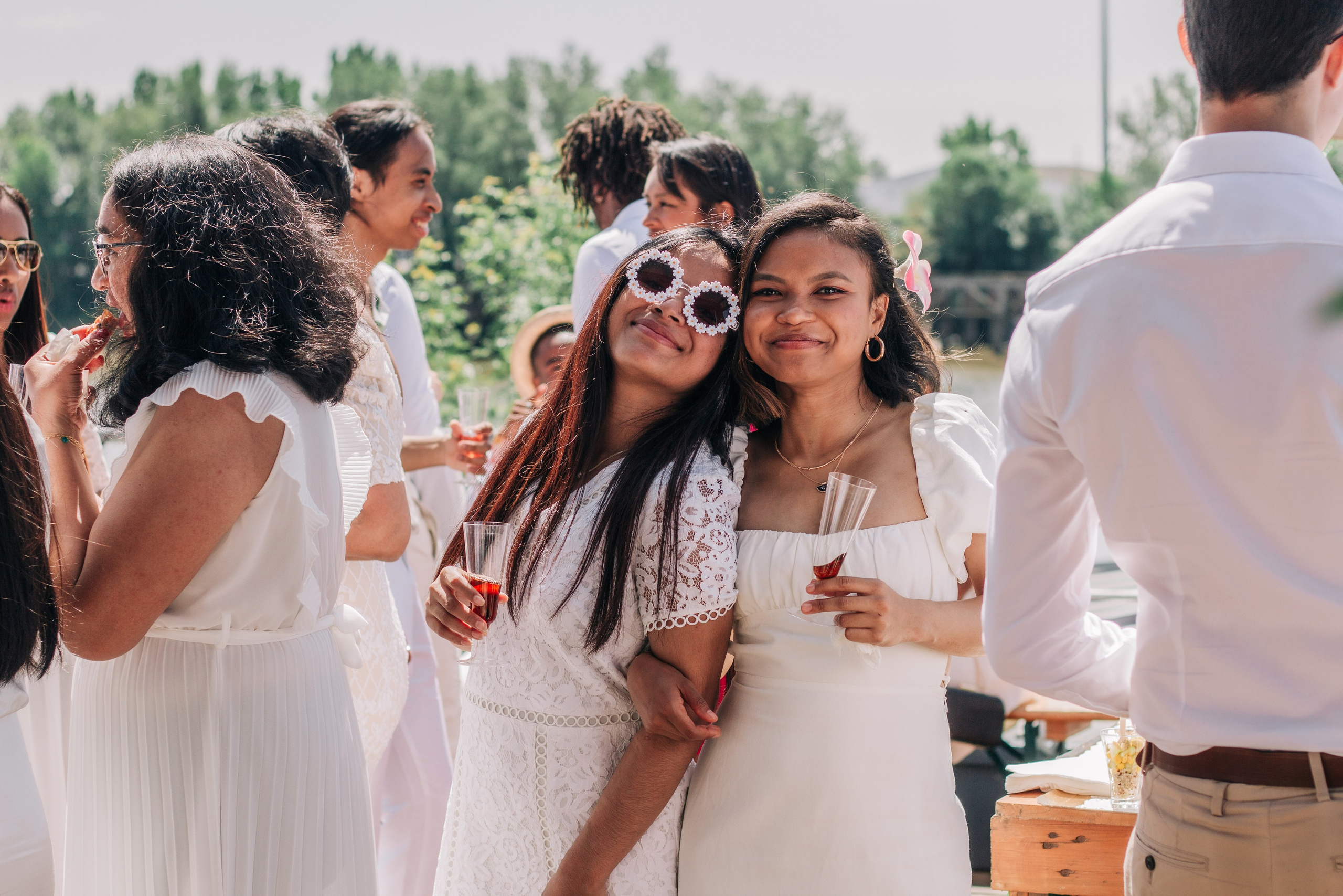 Mariage de Ny & Hasina vue la Loire. Photographe professionnelle à Poitiers, Tours et Châtellerault | Studio photo entre Poitiers et Tours – portraits, familles, entreprises, ma