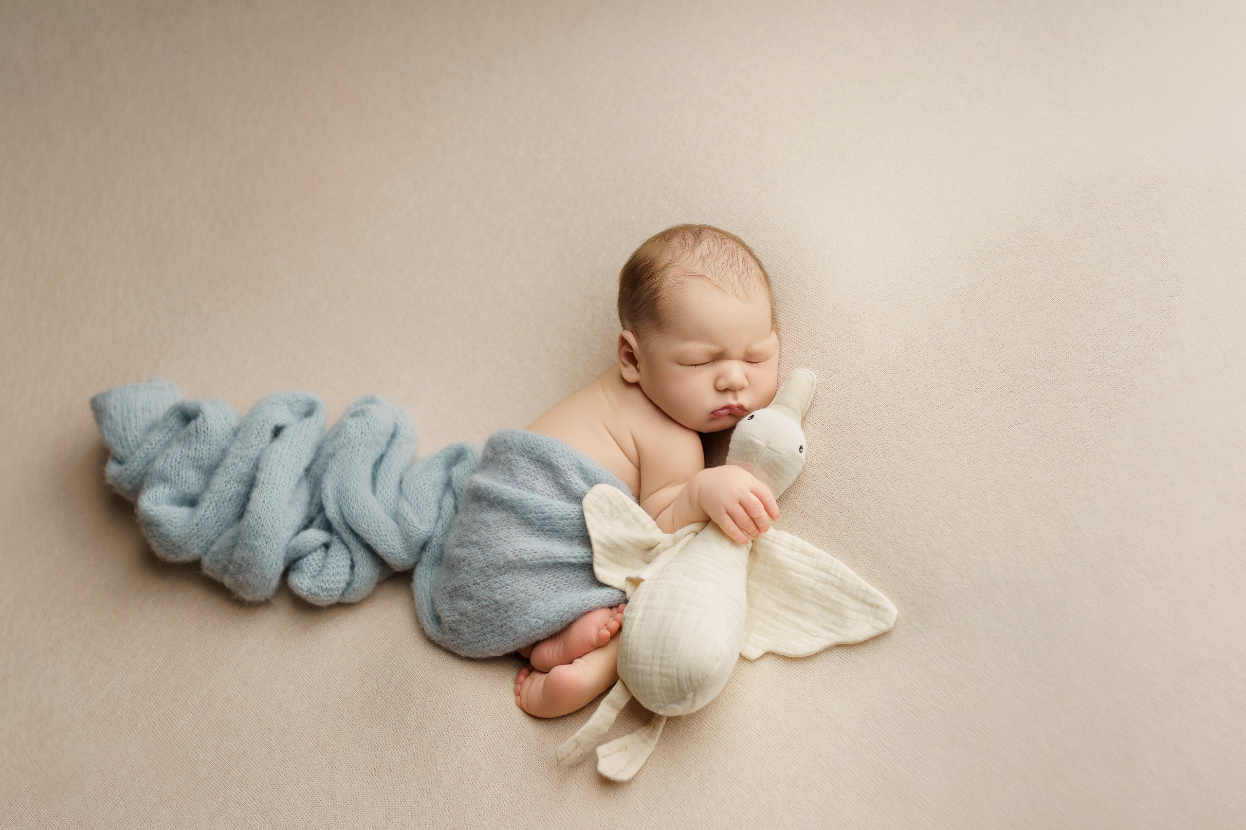 Esu Aleksandra naujagimių ir kudikių fotografė iš Vilniaus