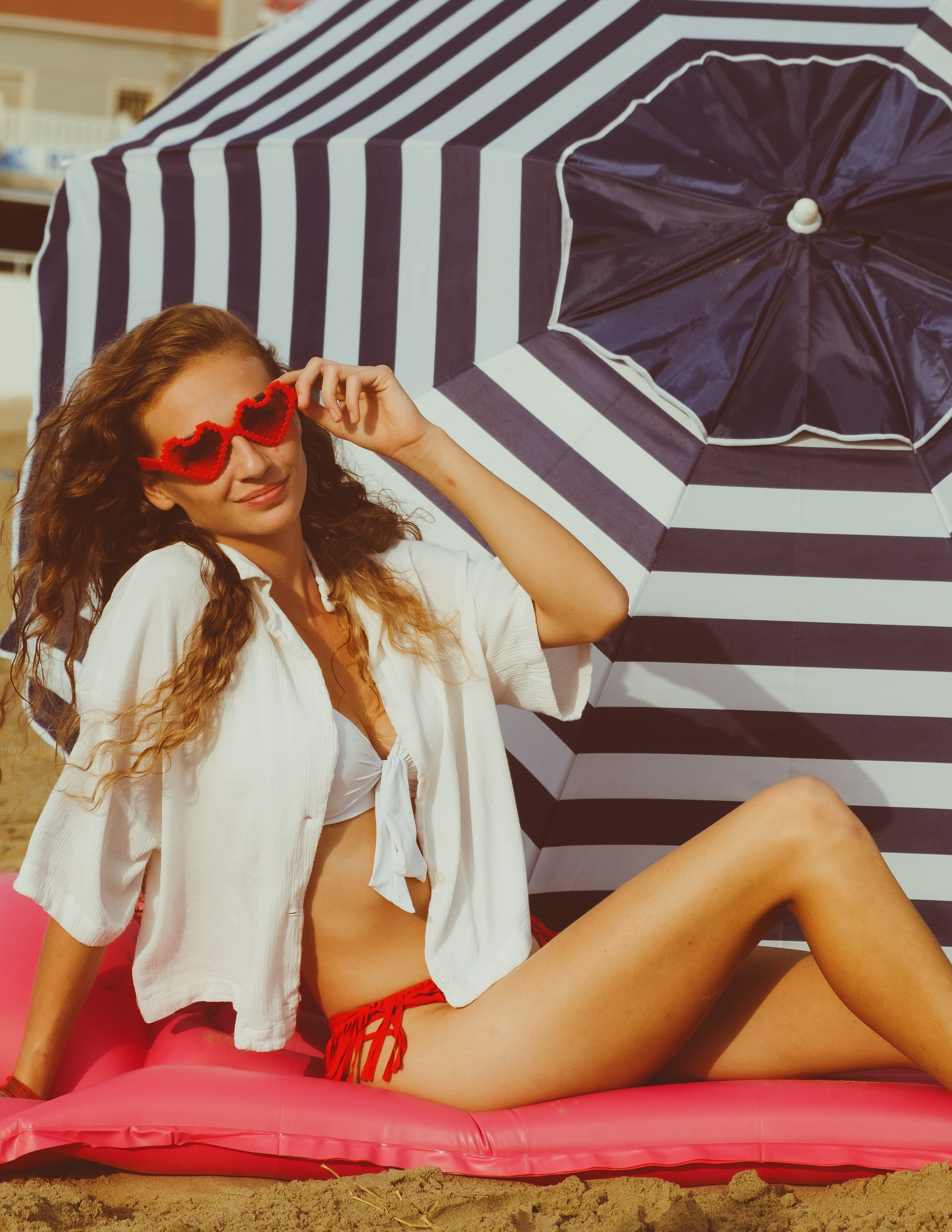 Beetlejuice на море: Экспериментальная фотосессия с цирковыми артистами — Фотограф Андрей Луковников