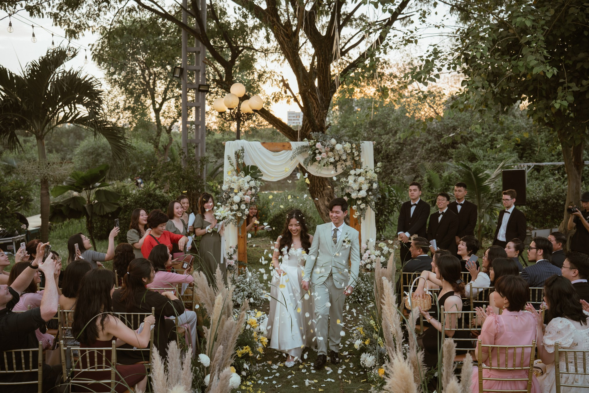 WEDDING PHOTOGRAPHER IN VIETNAM