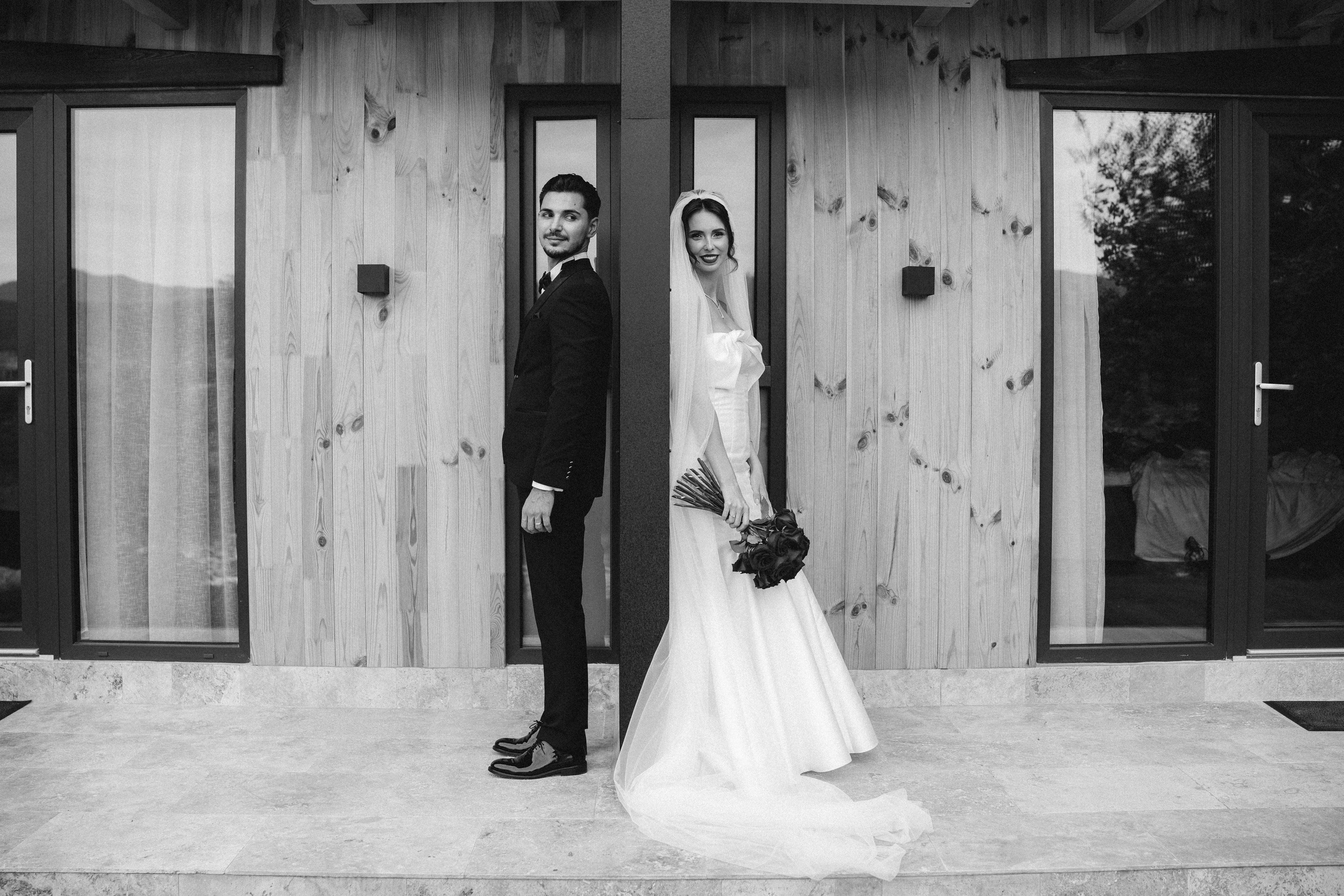 Povestea de nuntă a lui Anca și Dragoș în Bacău | Fotografie de Eveniment. Raw Studio. Fotograful tau de nunta!