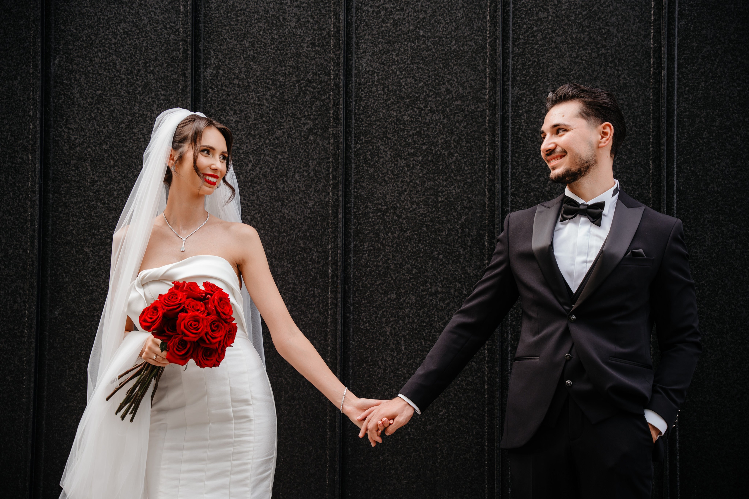 Povestea de nuntă a lui Anca și Dragoș în Bacău | Fotografie de Eveniment. Raw Studio. Fotograful tau de nunta!