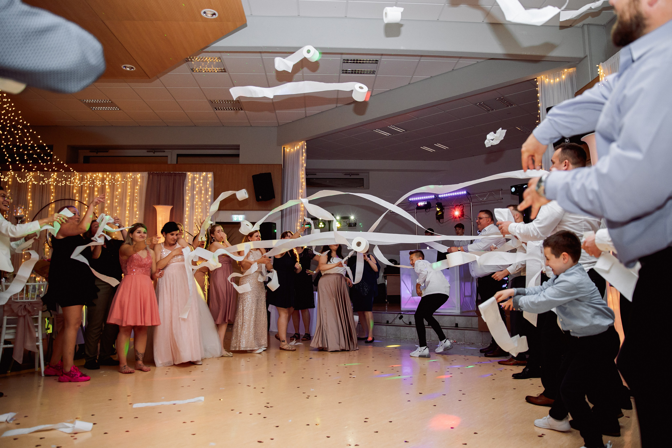 Kirchliche Hochzeit in Herborn. Fotograf NRW aus Wickede Ruhr, Milla Kunst