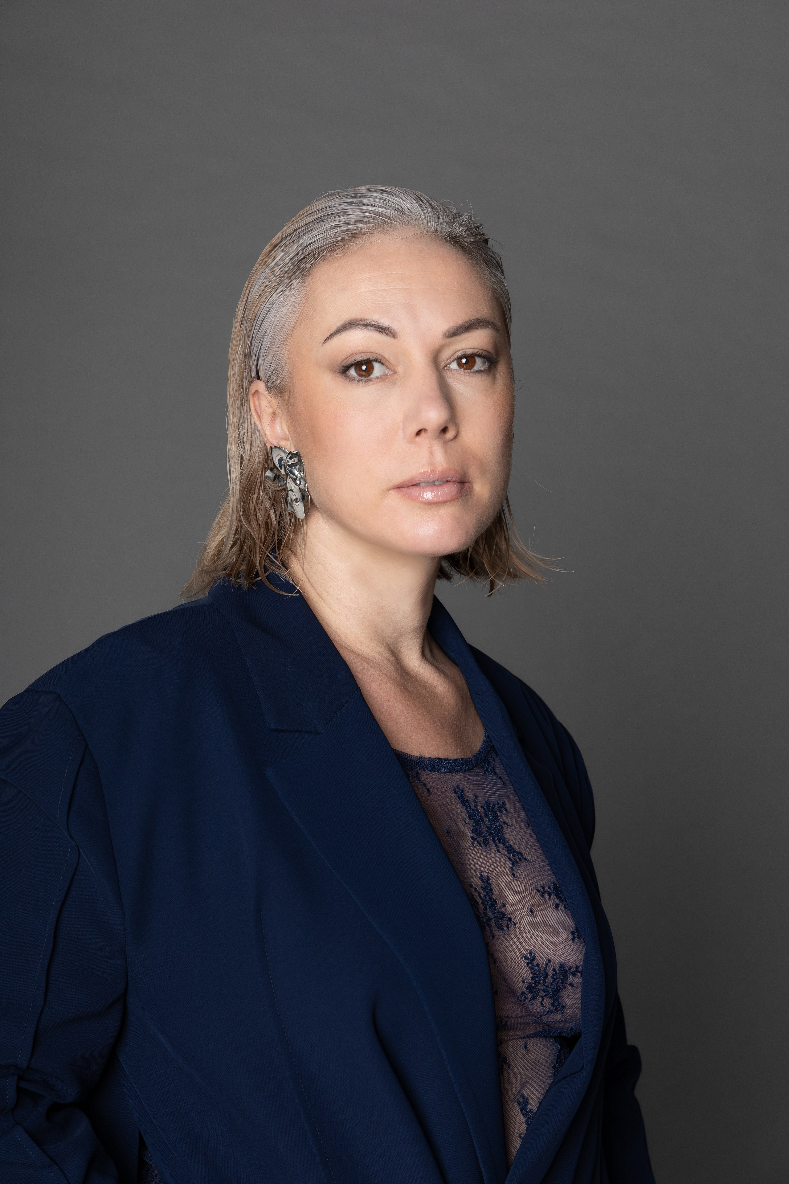Séance photo en studio à Albi pour Élodie ✨📸. Photographe de mariage et de portrait dans le Tarn, Toulouse et en Occitanie