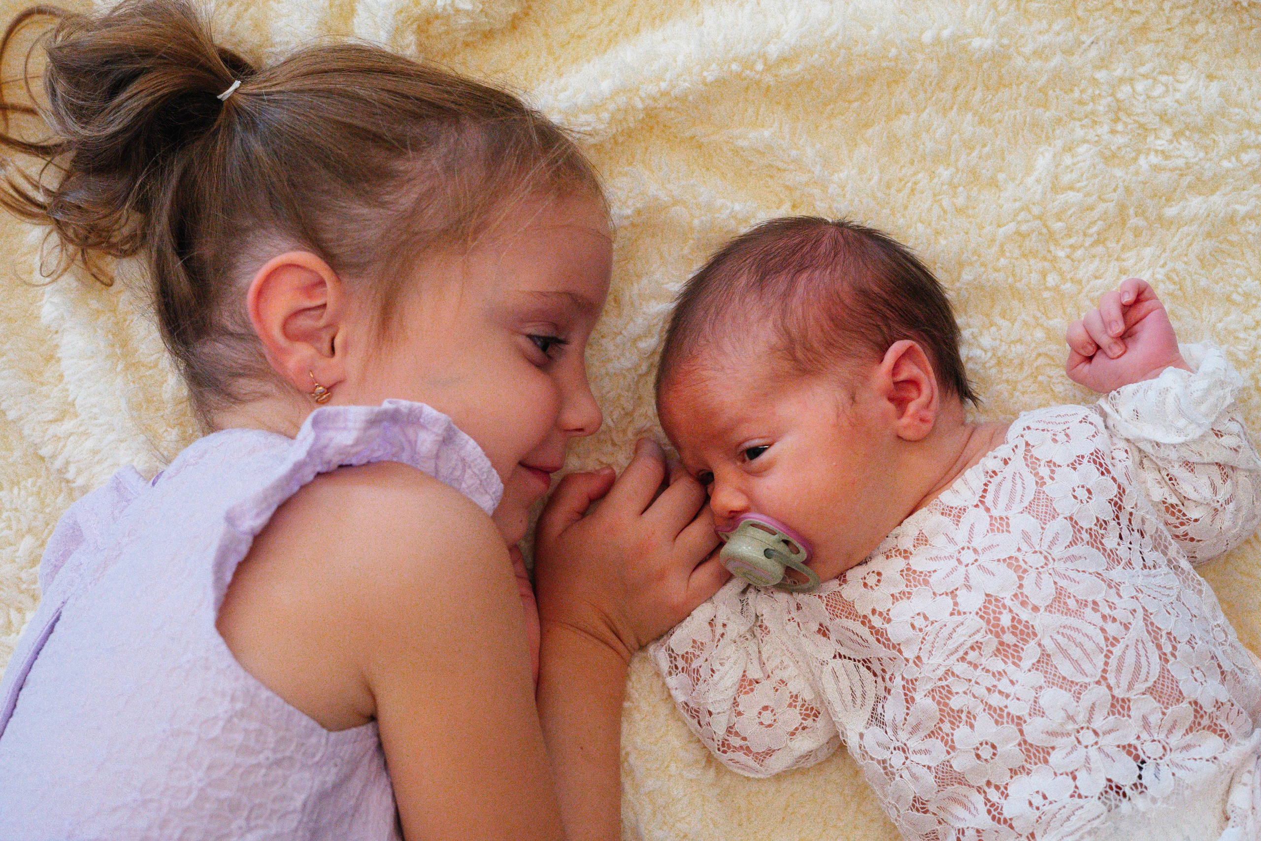 Těhotenství / Newborn. Jana Holubová | Wedding, Couple & Family Photographer in Prague