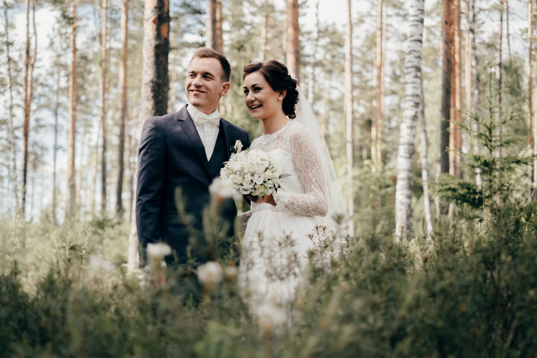 Kāzu fotosesija Līvanos, mežā