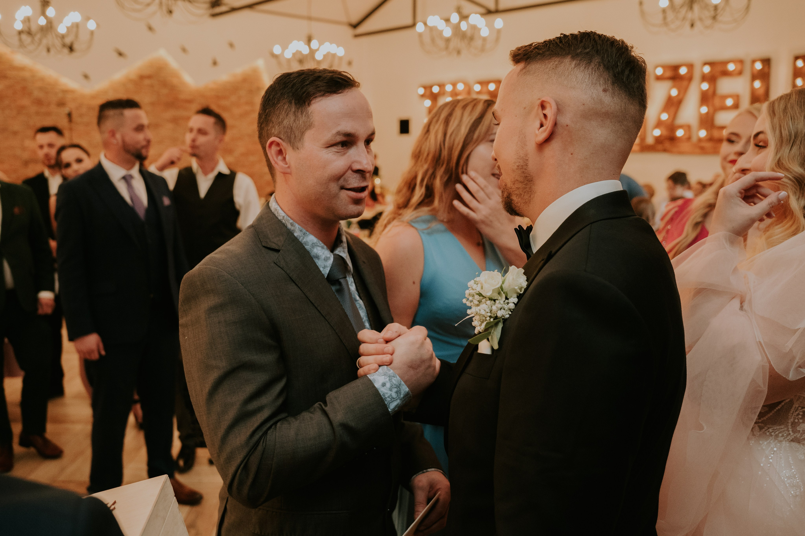 Trzy Drzewa: wspaniała uroczystość Wiktorii i Kamila. Karkowskafoto - fotografia miłości