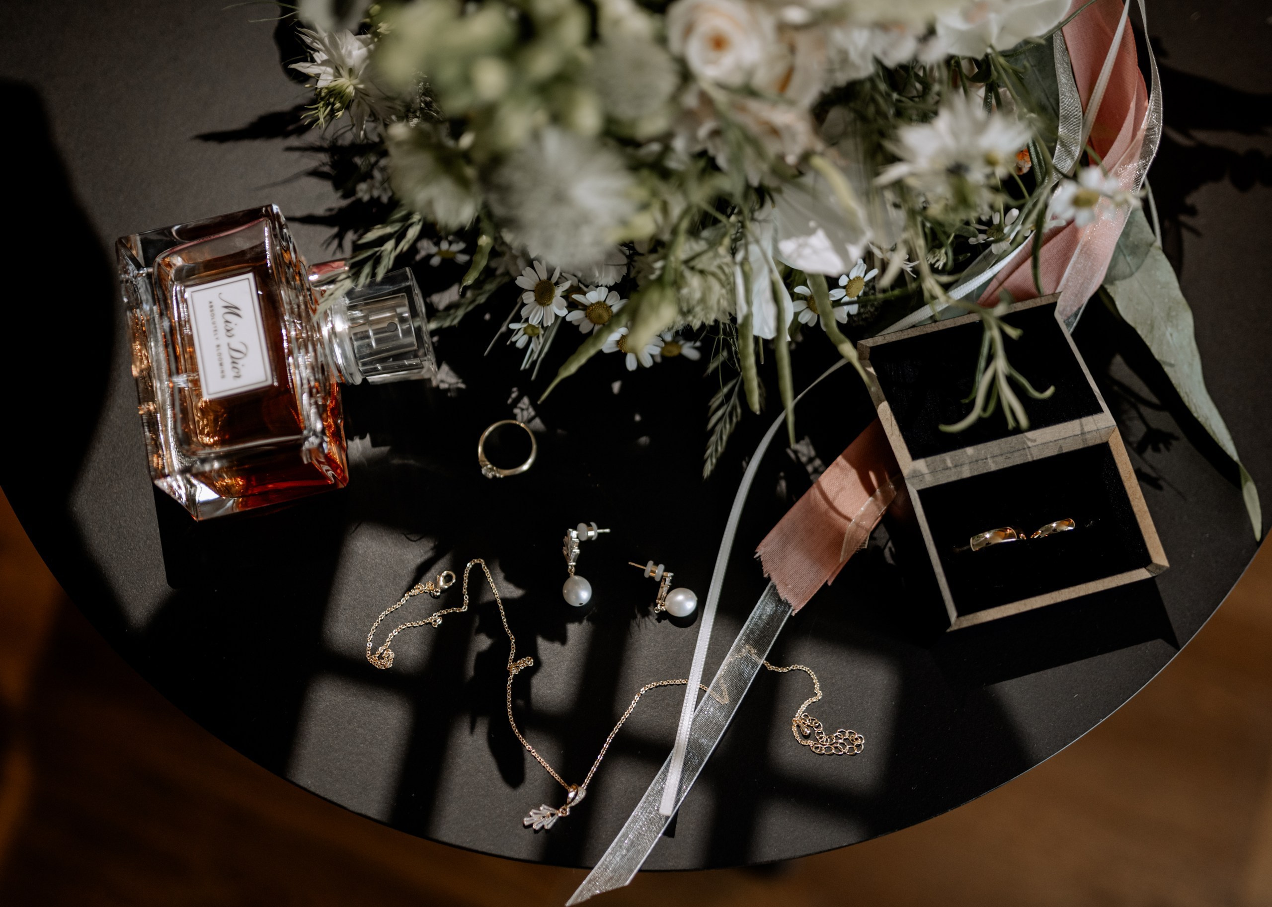 Sarah & Julian – Sommerhochzeit voller Liebe in Würzburg | Anna Saribekyan Fotografie. Anna Saribekyan – Beste Hochzeitsfotografin in Würzburg, Top 10 in Deutschland