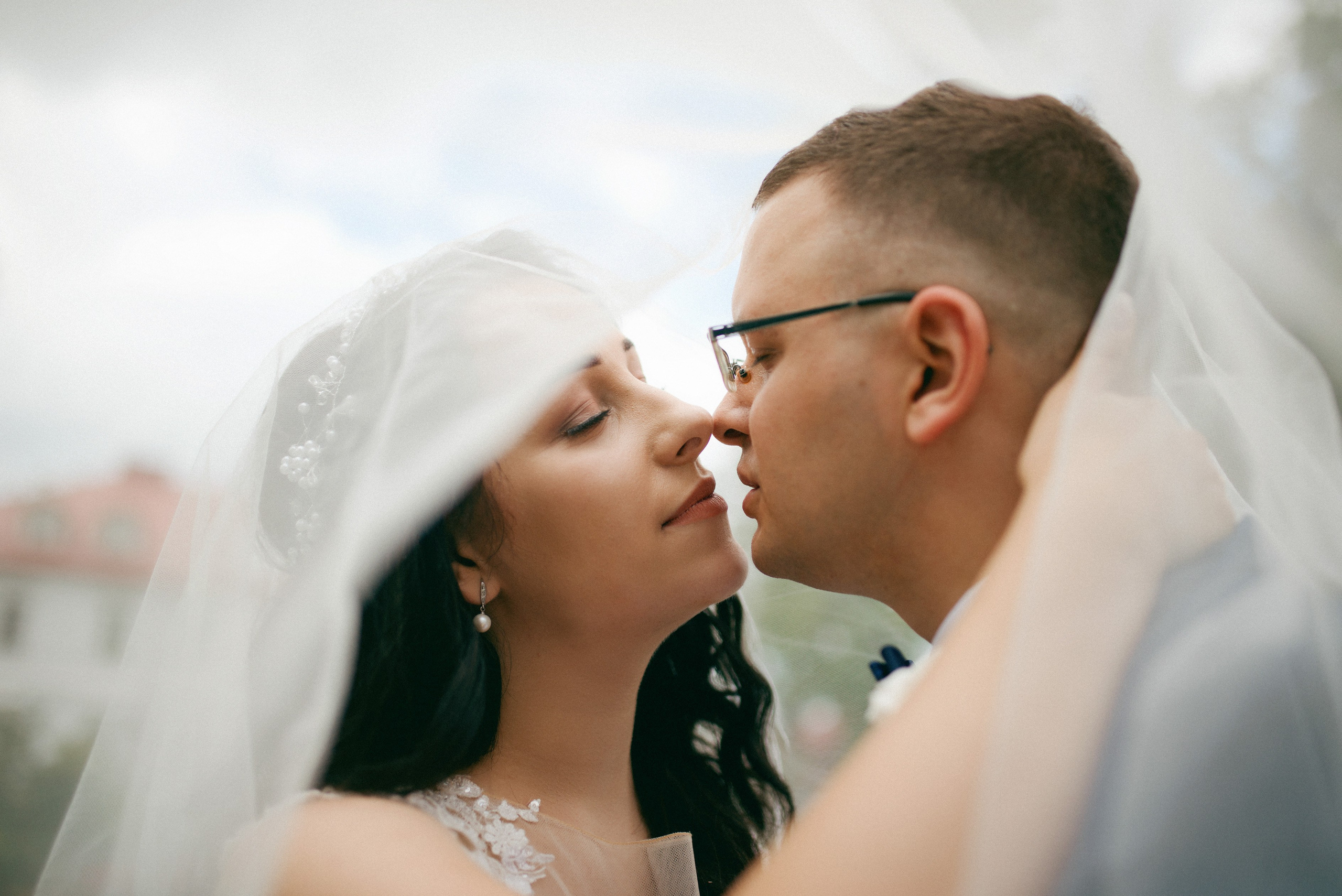 Vestuvių fotosesija, ceremonija, Vestuvių pasiruošimo fotografavimas. Vestuvių fotografas Vilnius Trakai kaina vestuvių fotografavimas fotografė personal.lt photogrpahy kainos jaunoji jaunikis nuotaka santuoka vestuvės, profesionali natūrali meninė reportažinė klasikinė fotosesija, vestuvių fotosesija gamtoje dvare