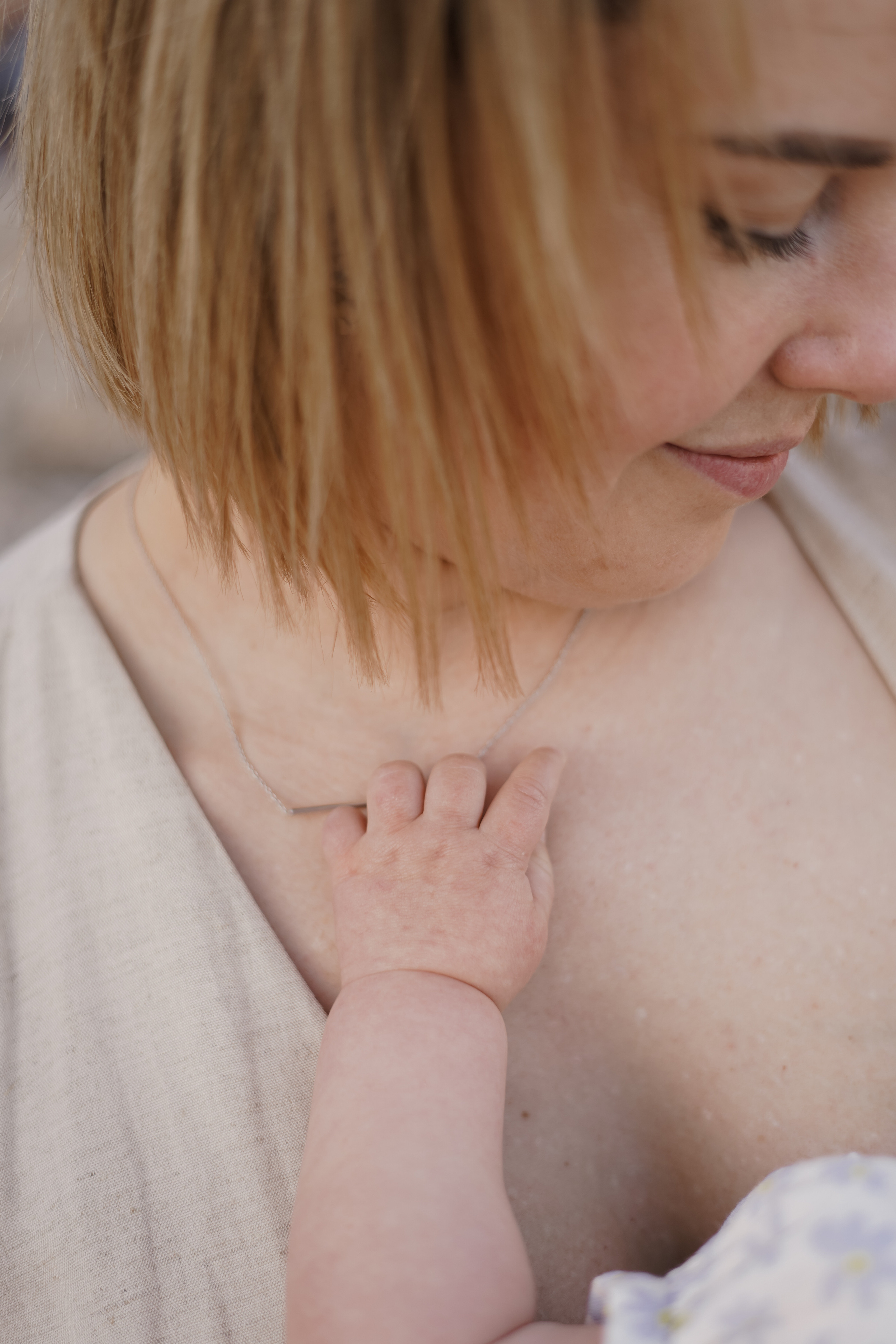 Hija y mama. Fotografo familiar, bodas, reportaje Diana Memetova Alicante, Benidorm