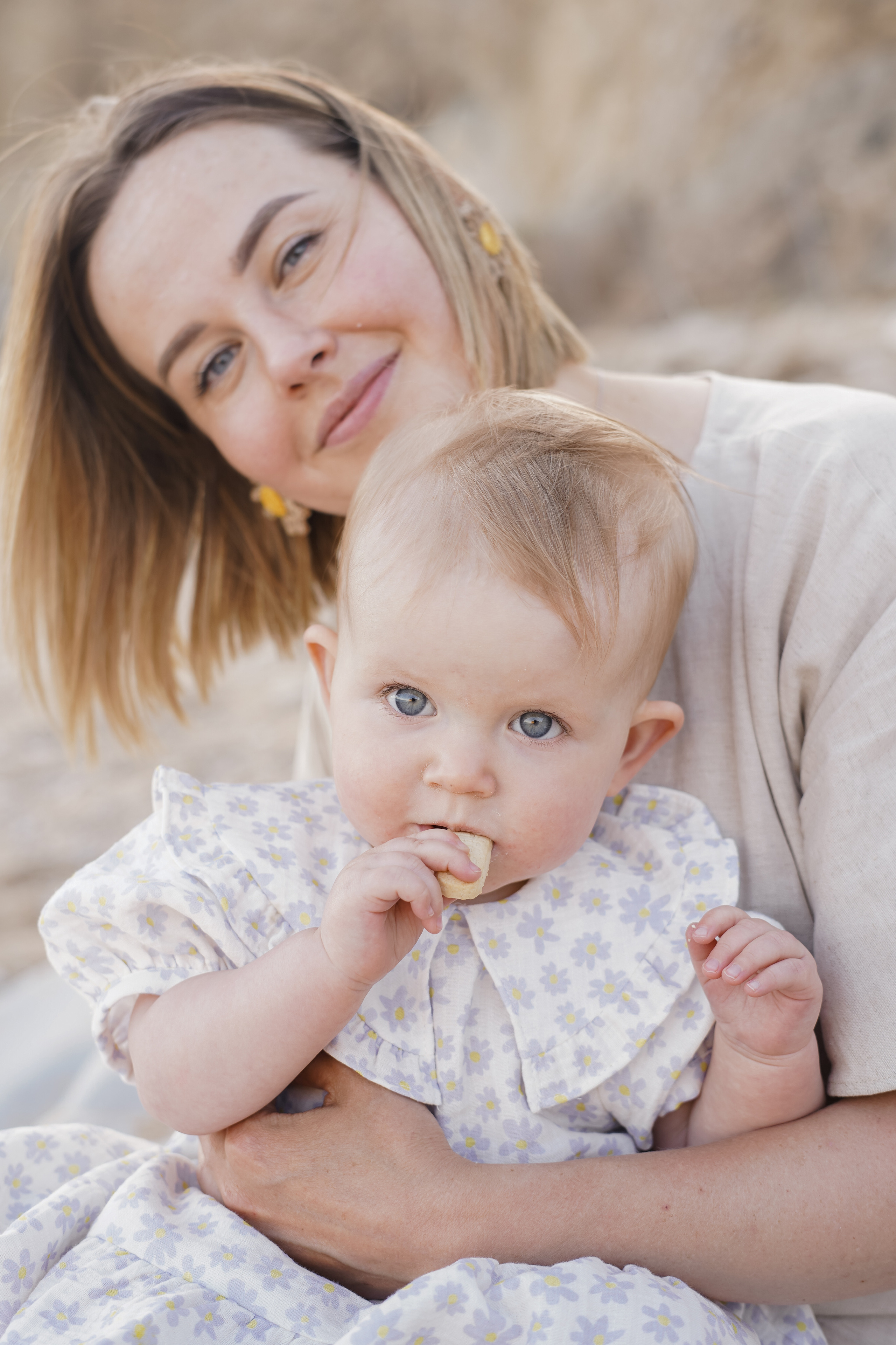 Hija y mama. Fotografo familiar, bodas, reportaje Diana Memetova Alicante, Benidorm