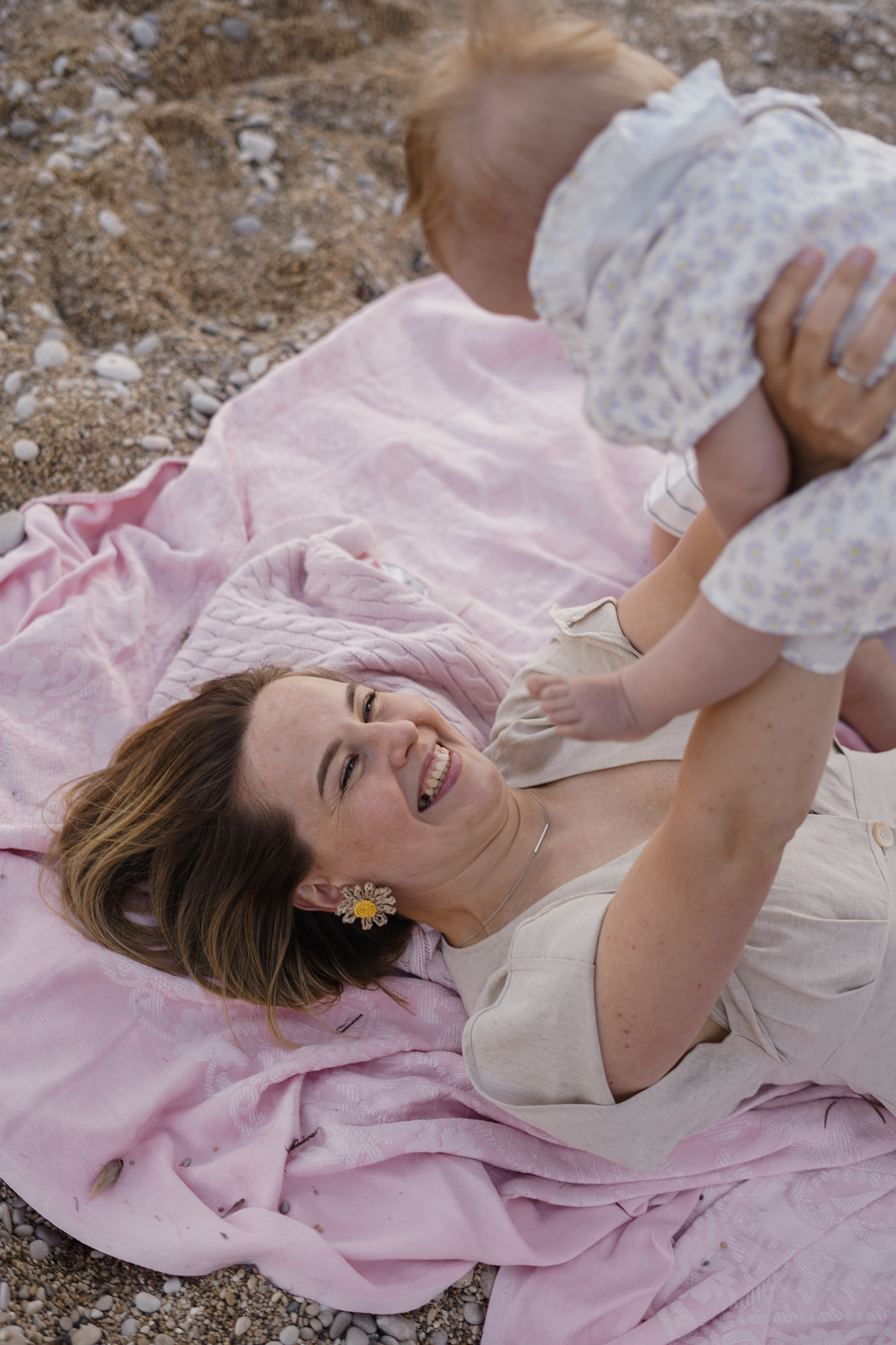 Hija y mama. Fotografo familiar, bodas, reportaje Diana Memetova Alicante, Benidorm