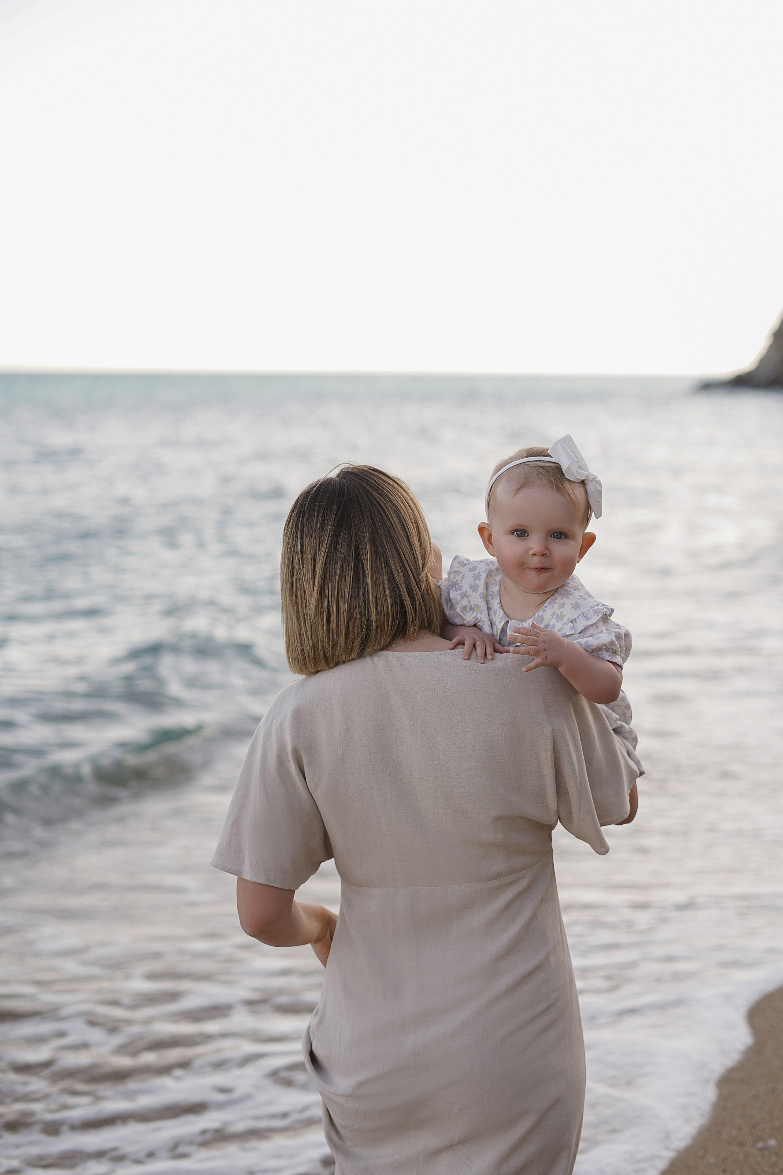 Hija y mama. Fotografo familiar, bodas, reportaje Diana Memetova Alicante, Benidorm