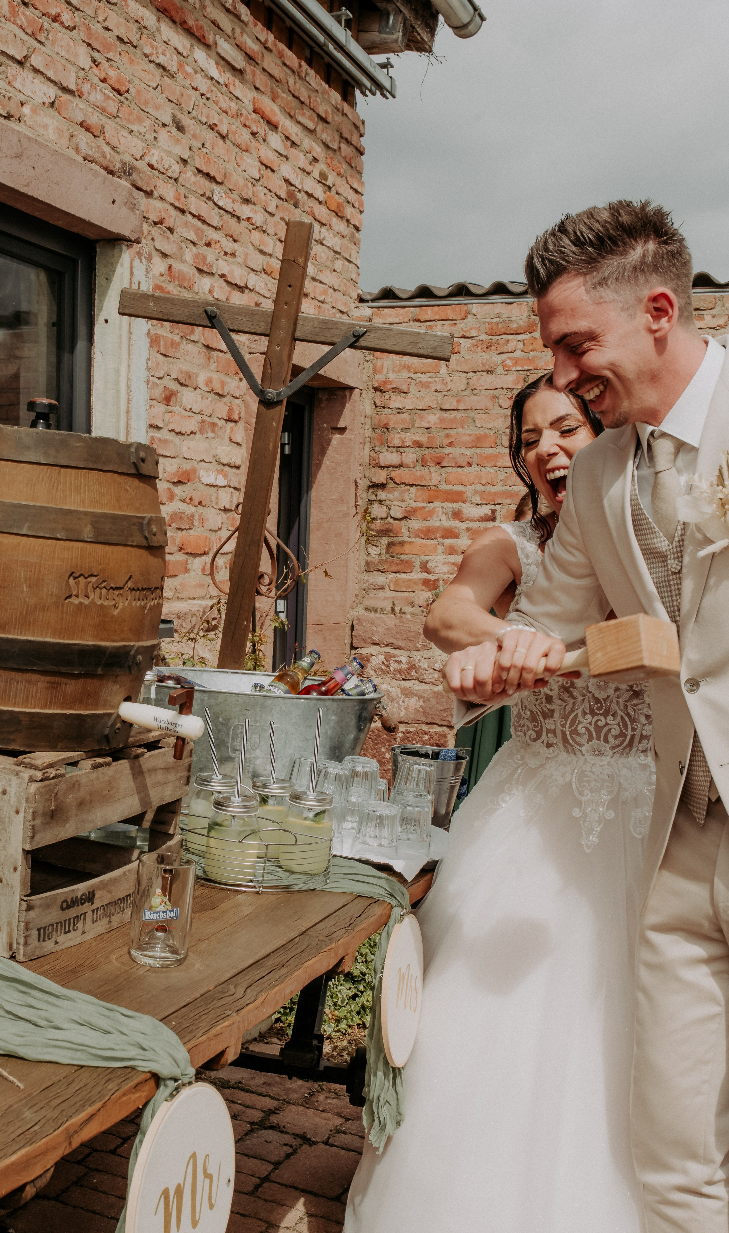 Hochzeit von Jenny & Basti – Emotionale Hochzeitsfotos | Hochzeitsfotograf Würzburg. Anna Saribekyan – Beste Hochzeitsfotografin in Würzburg, Top 10 in Deutschland