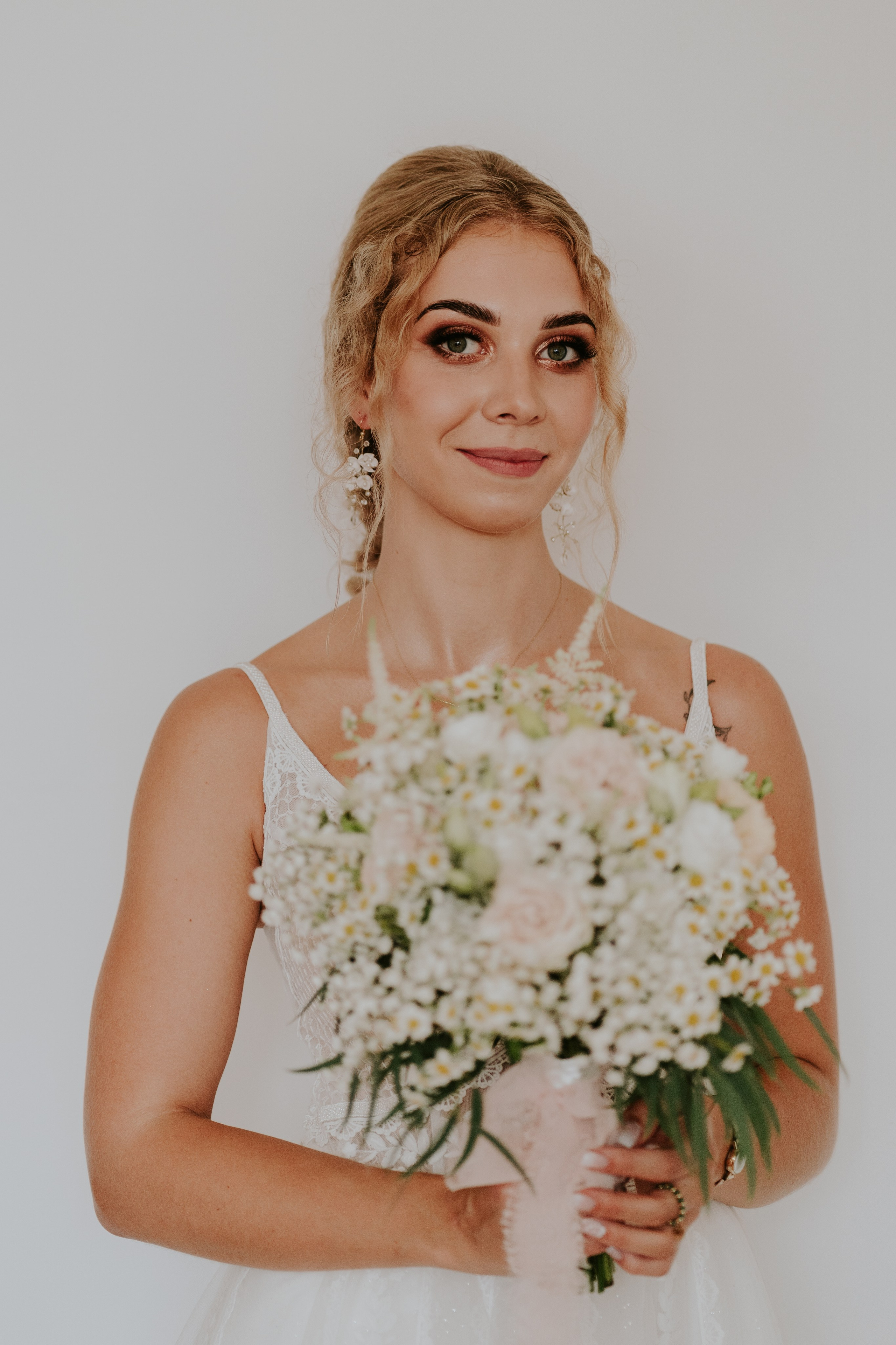 Dwór Wierzbno: plenerowy ślub pod wierzbą. Karkowskafoto - fotografia miłości