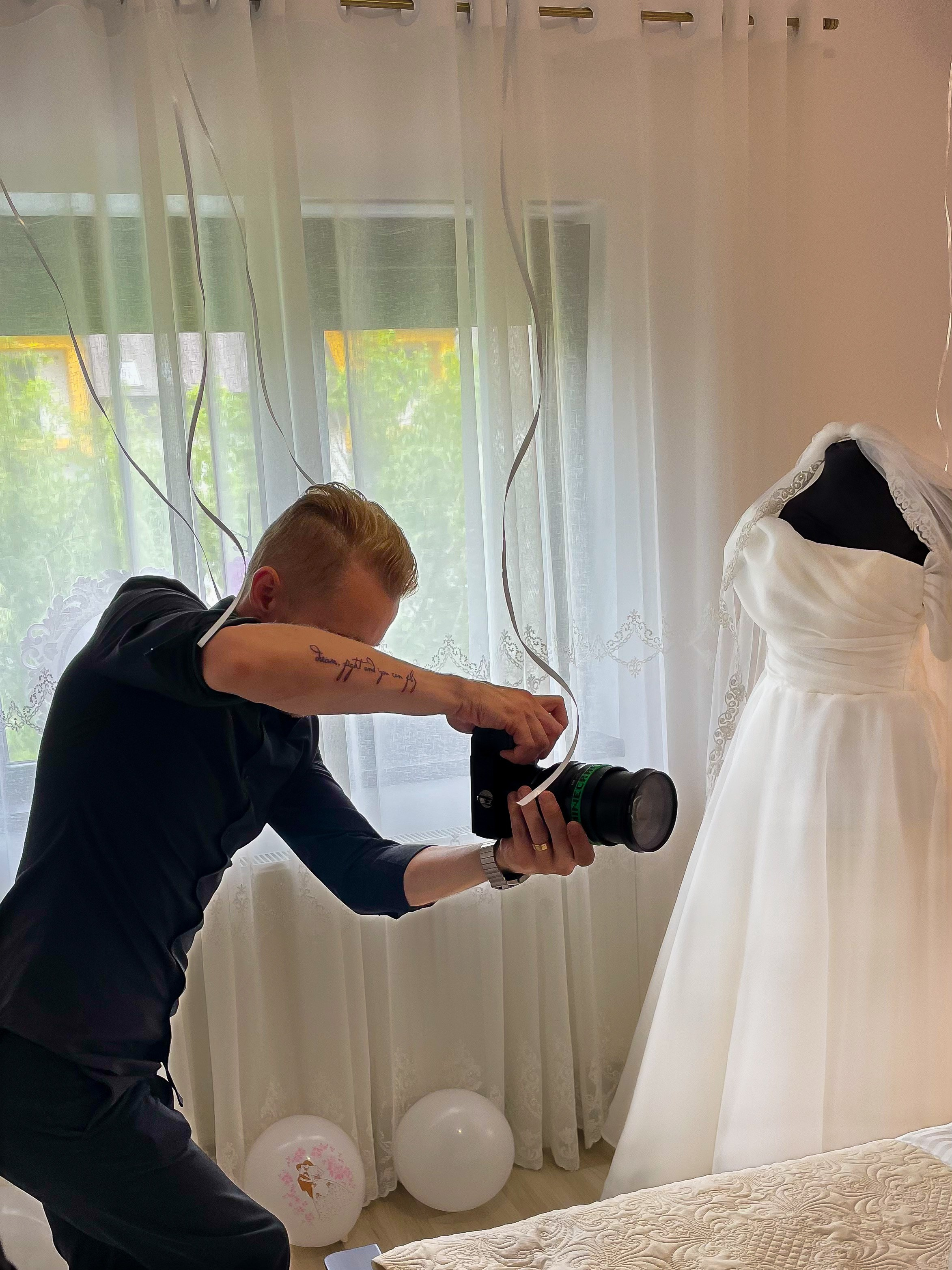 Despre Fotograf Cătălin Lazăr — Profesionist Evenimente. Cătălin Lazăr Photography — Fotografie de nuntă și evenimente premium în România și Europa