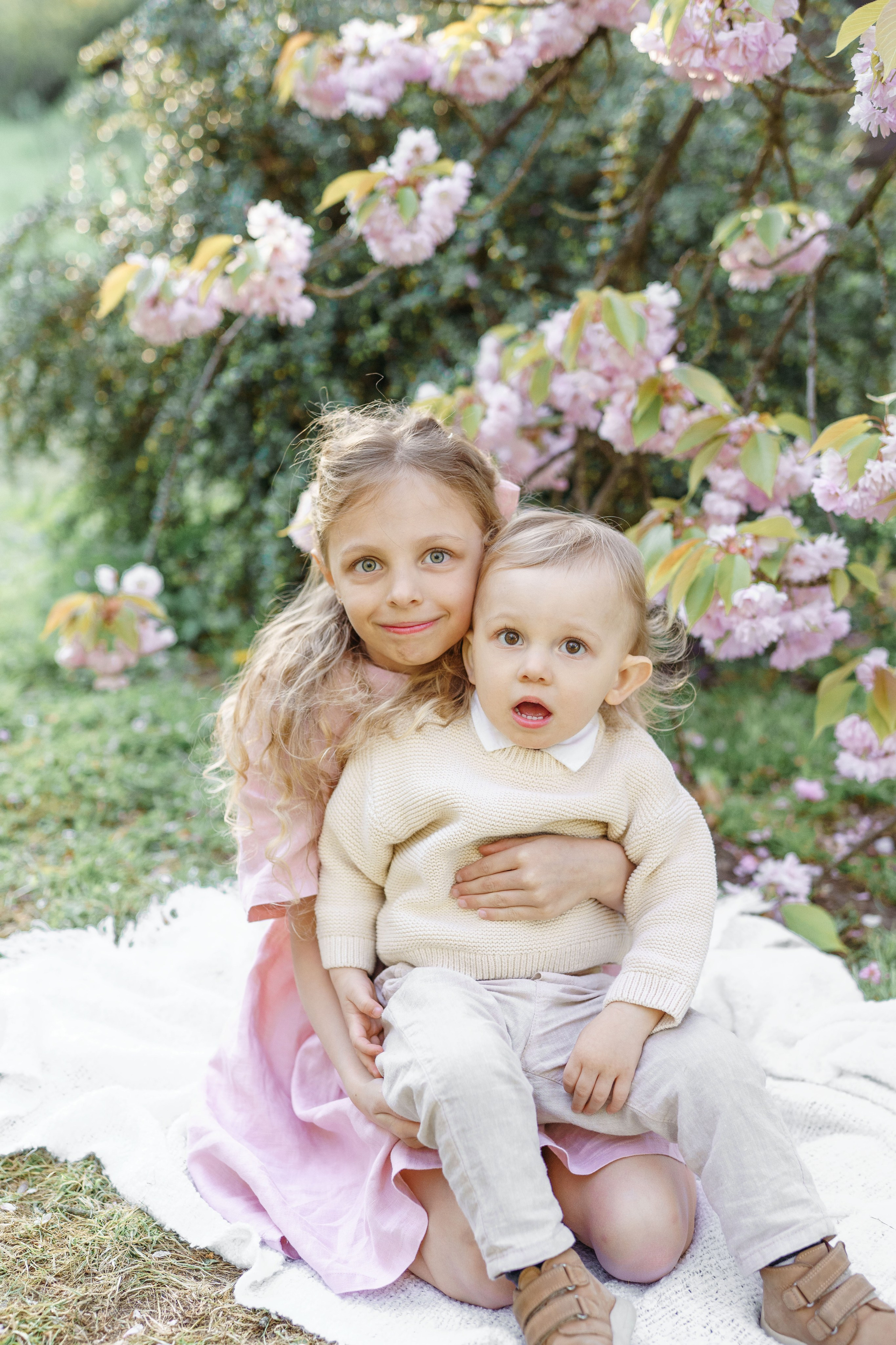 Sesja w plenerze. Fotograf Łódź - sesja ciążowa, noworodkowa, dziecięca. Studio w Łodzi