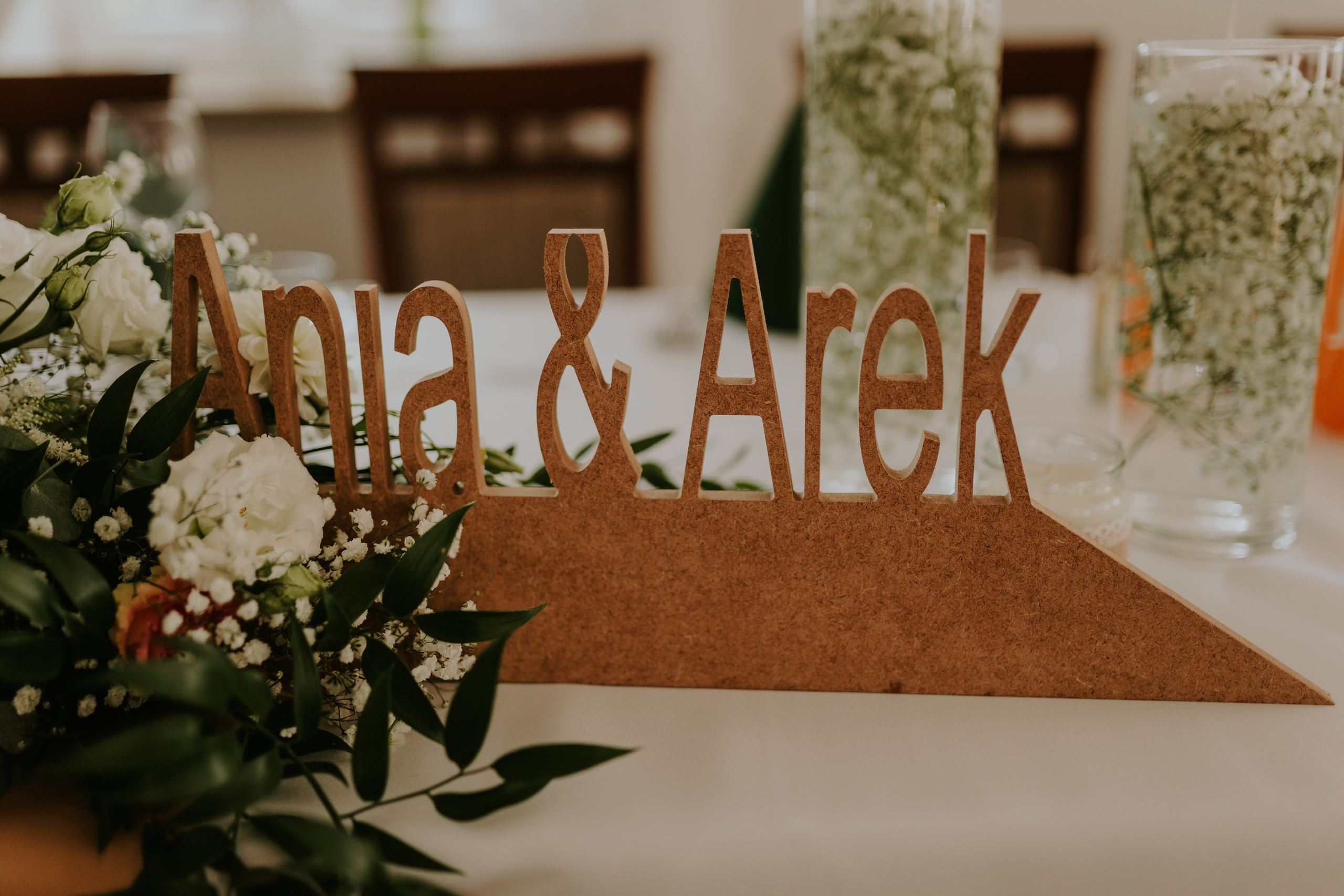 Dwór Wierzbno: plenerowy ślub pod wierzbą. Karkowskafoto - fotografia miłości