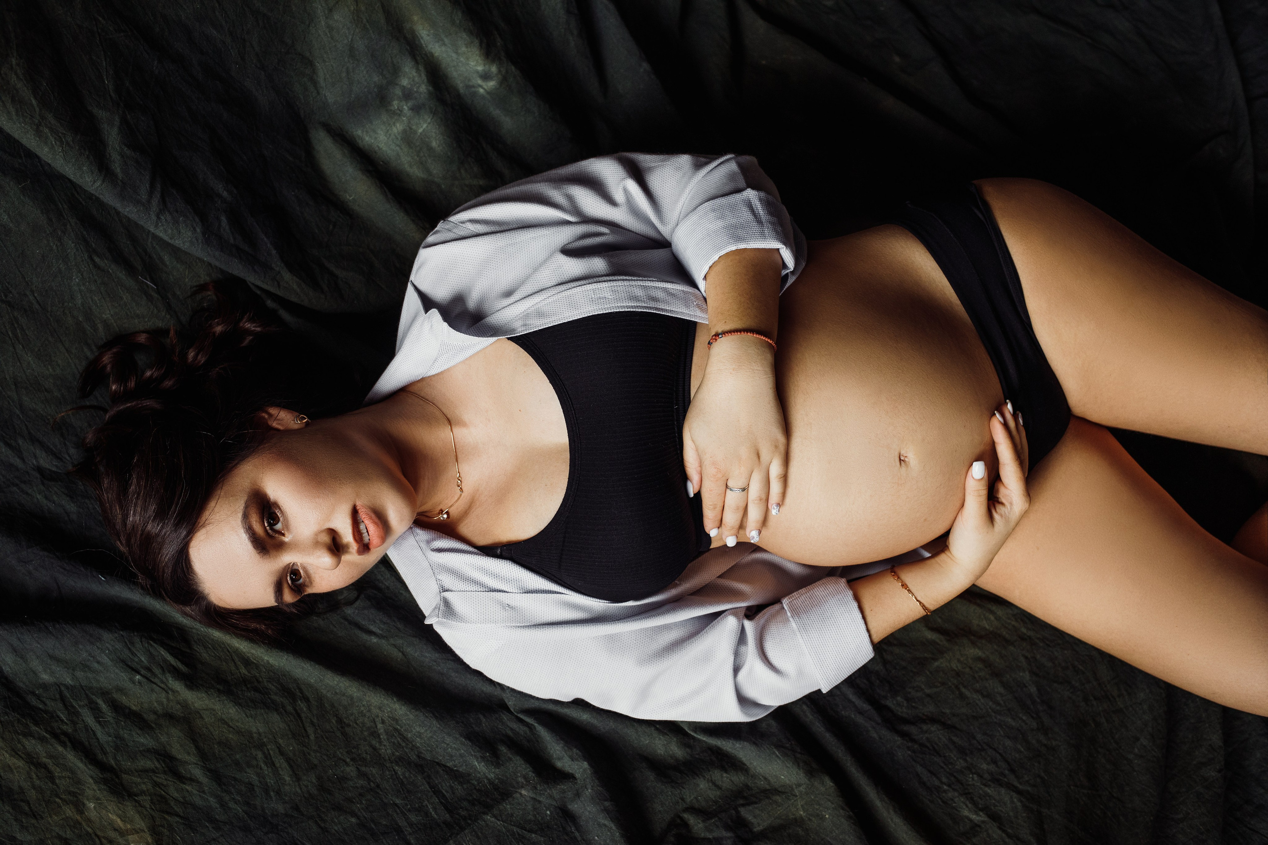 Studio Maternity Photography – A Cozy, Home-Like Experience. Alisa Tant — Family and newborn photographer Bucks County, Montgomery county, Philadelphia, NJ